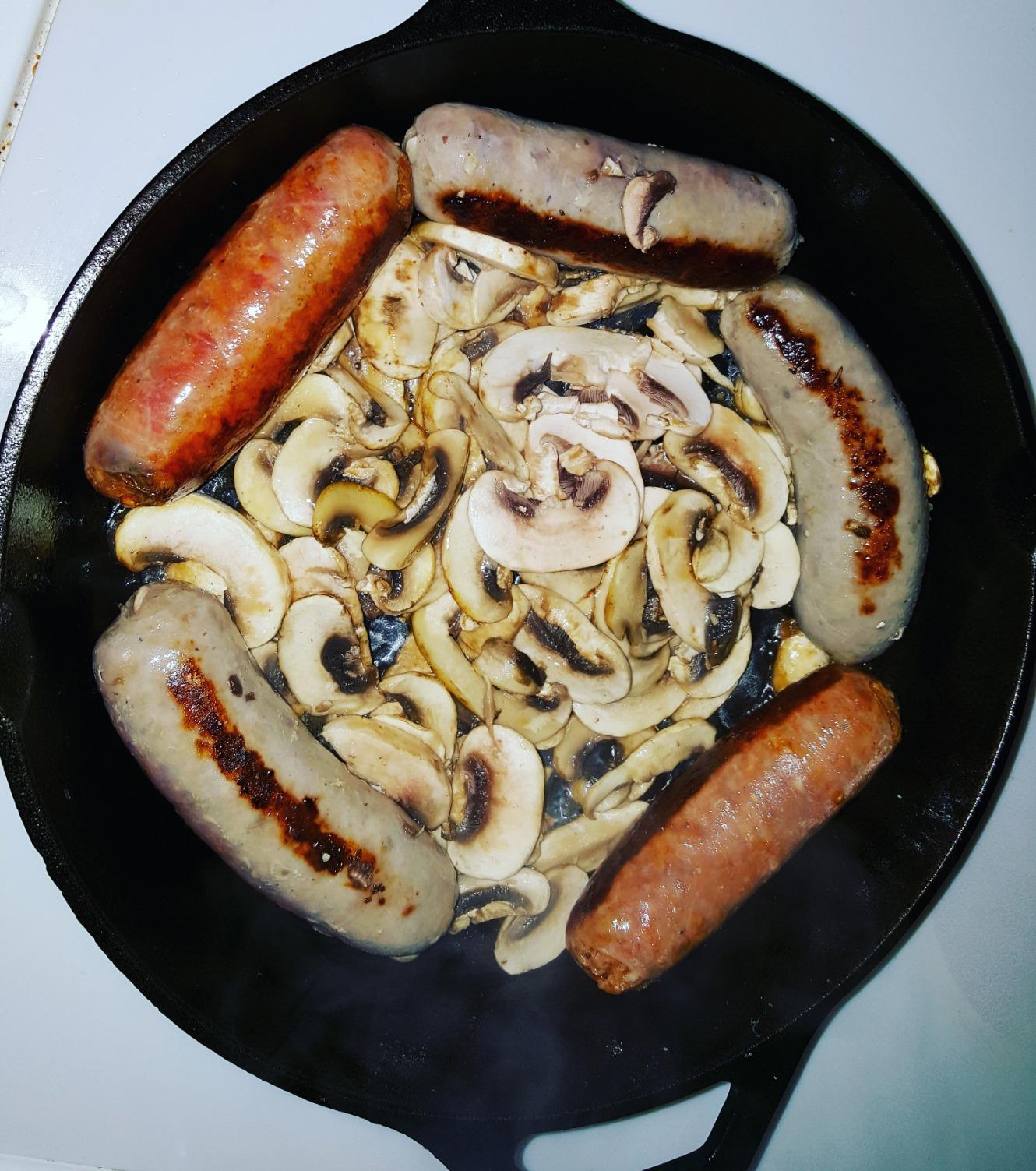 Lodge Pre-Seasoned Cast Iron Skillet, PFAS-Free, 10.25 Inches customer photo 2