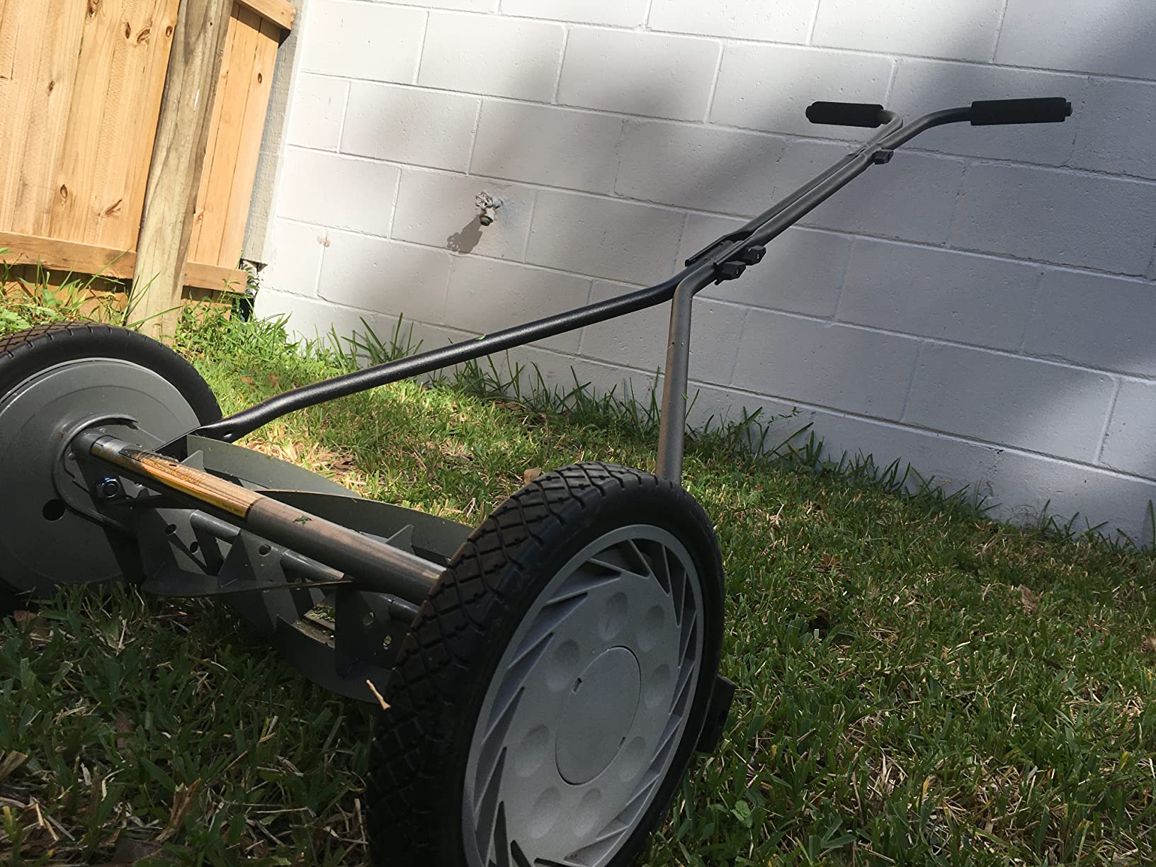 American Lawn Mower 1415-16 16-Inch 5-Blade Push Reel Lawn Mower, Gray customer photo 2