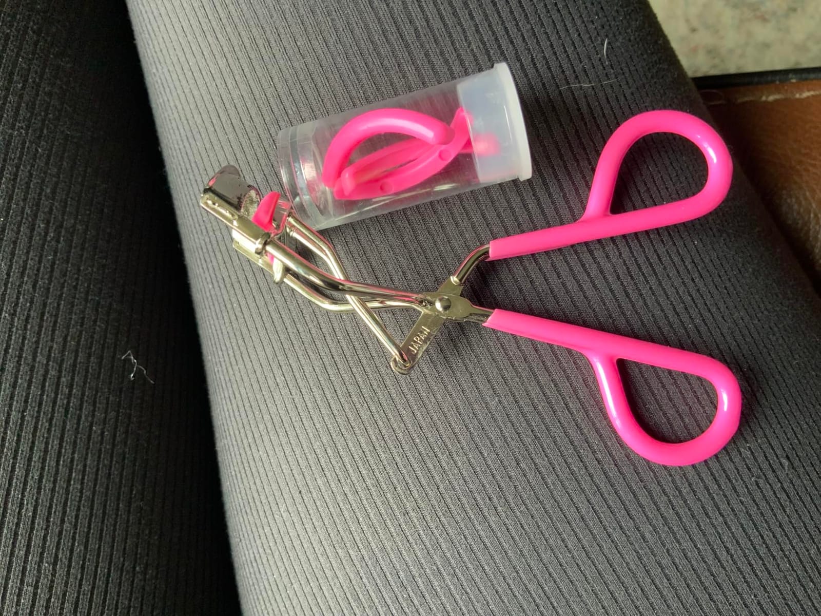 Tweezerman Classic Eyelash Curler for All Eye Shapes with Refill Pads customer photo 2