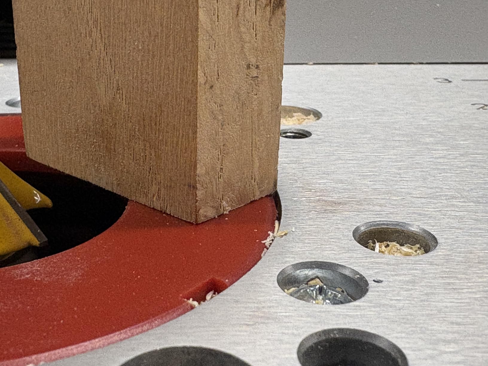 Bosch RA1181 Benchtop Router Table customer photo 1