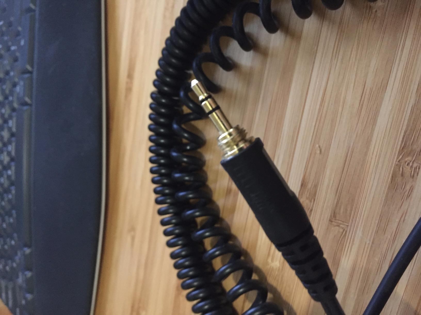 beyerdynamic DT 990 PRO, 250 Ohm, Open Back, Over Ear, Wired Headphones, 3m Coiled Cable, Black with Grey Velour Ear Pads customer photo 1