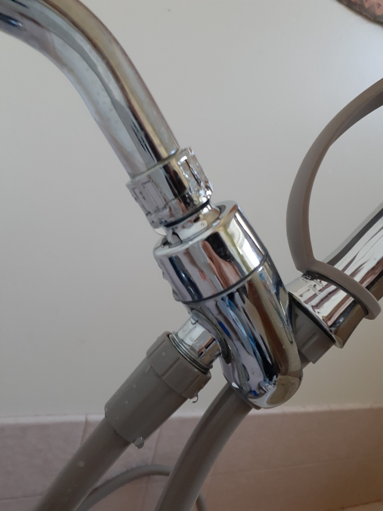 Moen DN8001CH Home Care Multi-Function Handheld Showerhead with Non-Positive Pause Control, Chrome Finish, Wall-Mounted Hand Shower with 7-Foot Hose and Lightweight Soft Grip Handle customer photo 2