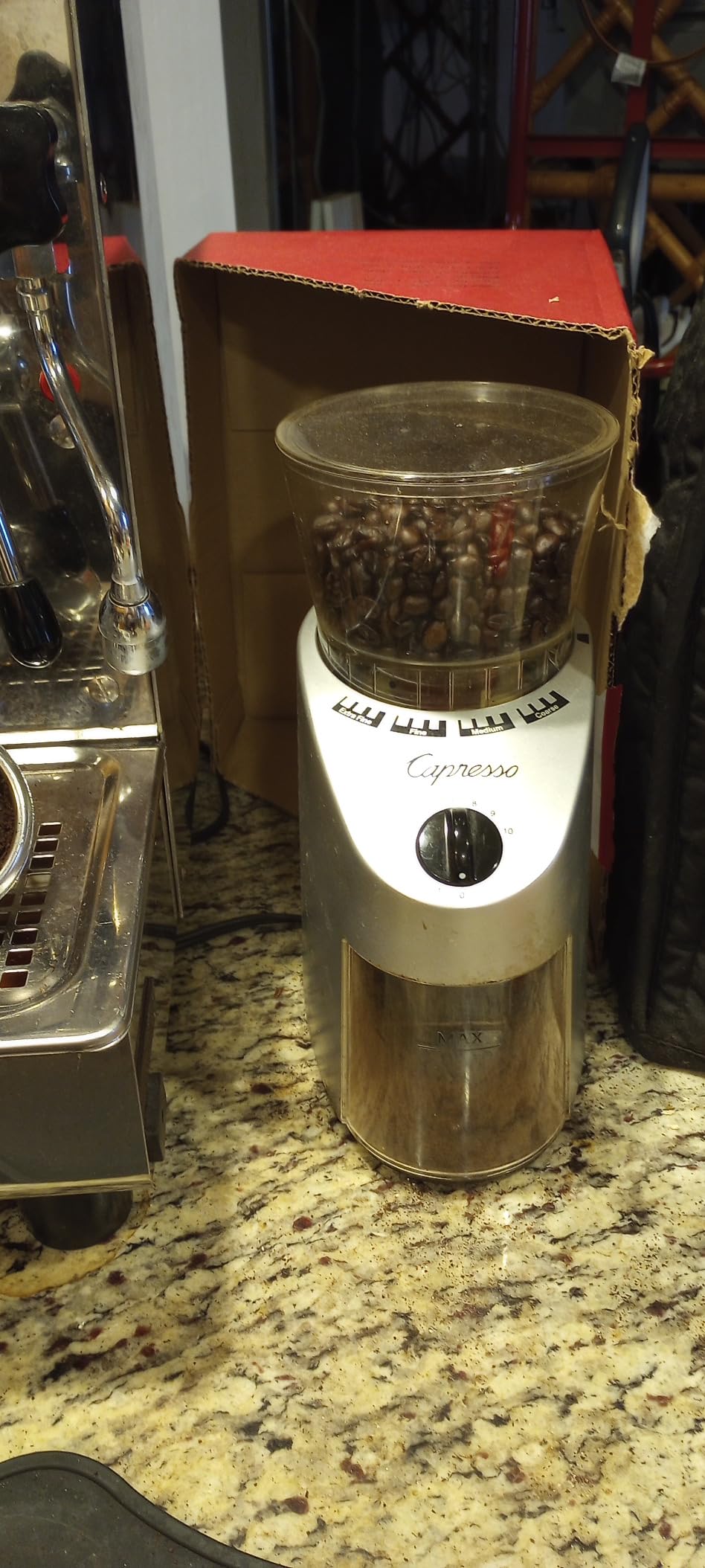 Capresso 560.04 Infinity Conical Burr Grinder, Brushed Silver customer photo 2