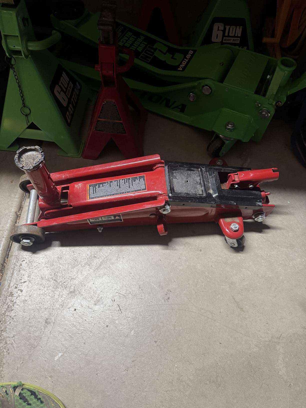 BIG RED Hydraulic Trolley Service/Floor Jack with Extra Saddle (Fits: SUVs and Extended Height Trucks): 3 Ton (6,000 lb) Capacity, Red, T83006 customer photo 2