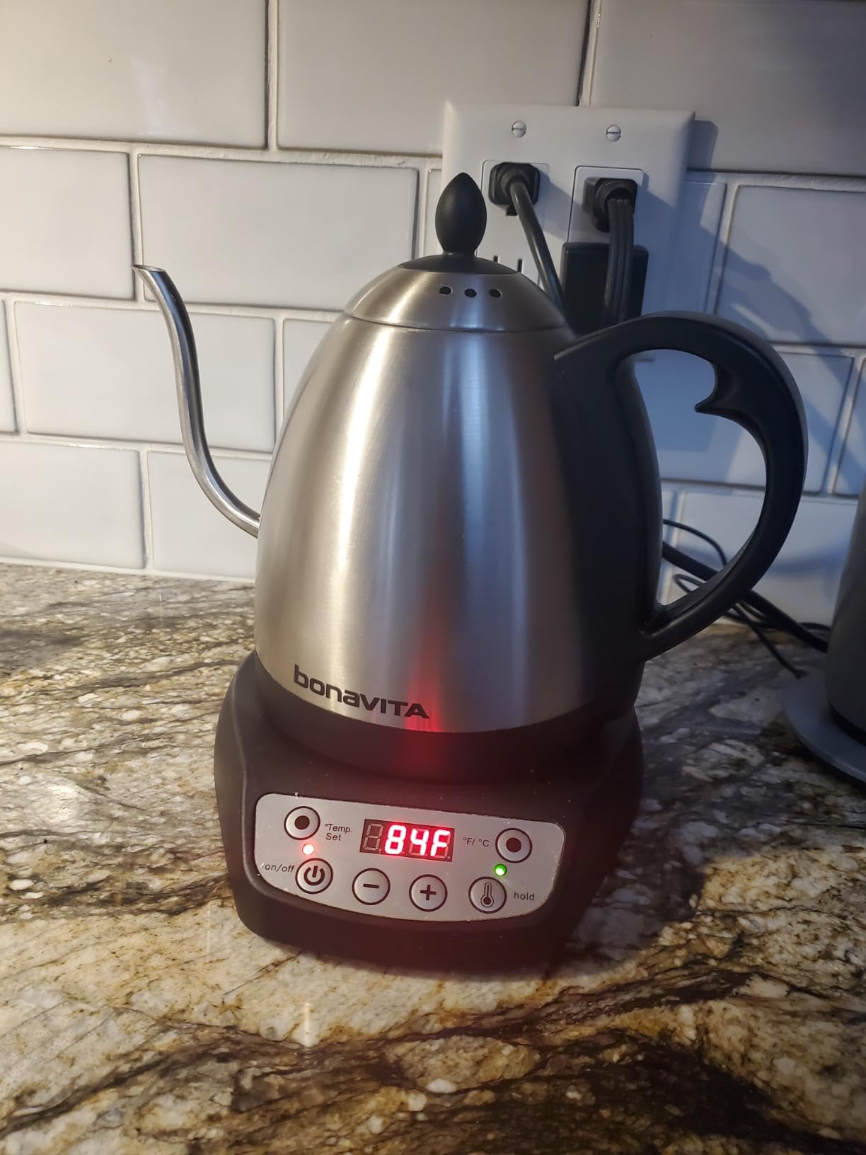 Bonavita 1L Digital Variable Temperature Gooseneck Electric Kettle for Coffee Brew and Tea Precise Pour Control, 6 Preset Temps, Café or Home Use, 1200 Watt, LED Panel, Stainless Steel customer photo 1