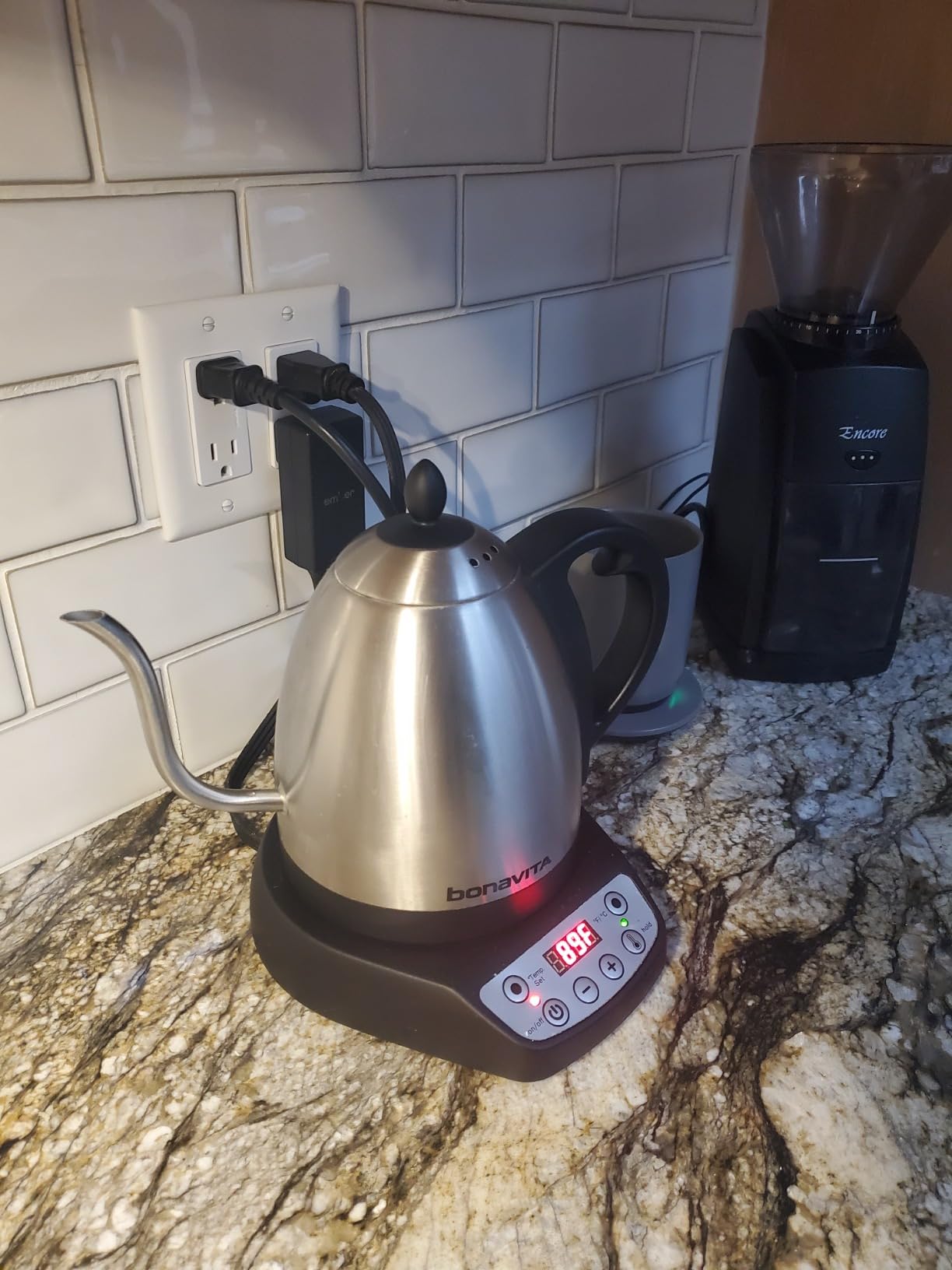 Bonavita 1L Digital Variable Temperature Gooseneck Electric Kettle for Coffee Brew and Tea Precise Pour Control, 6 Preset Temps, Café or Home Use, 1200 Watt, LED Panel, Stainless Steel customer photo 2
