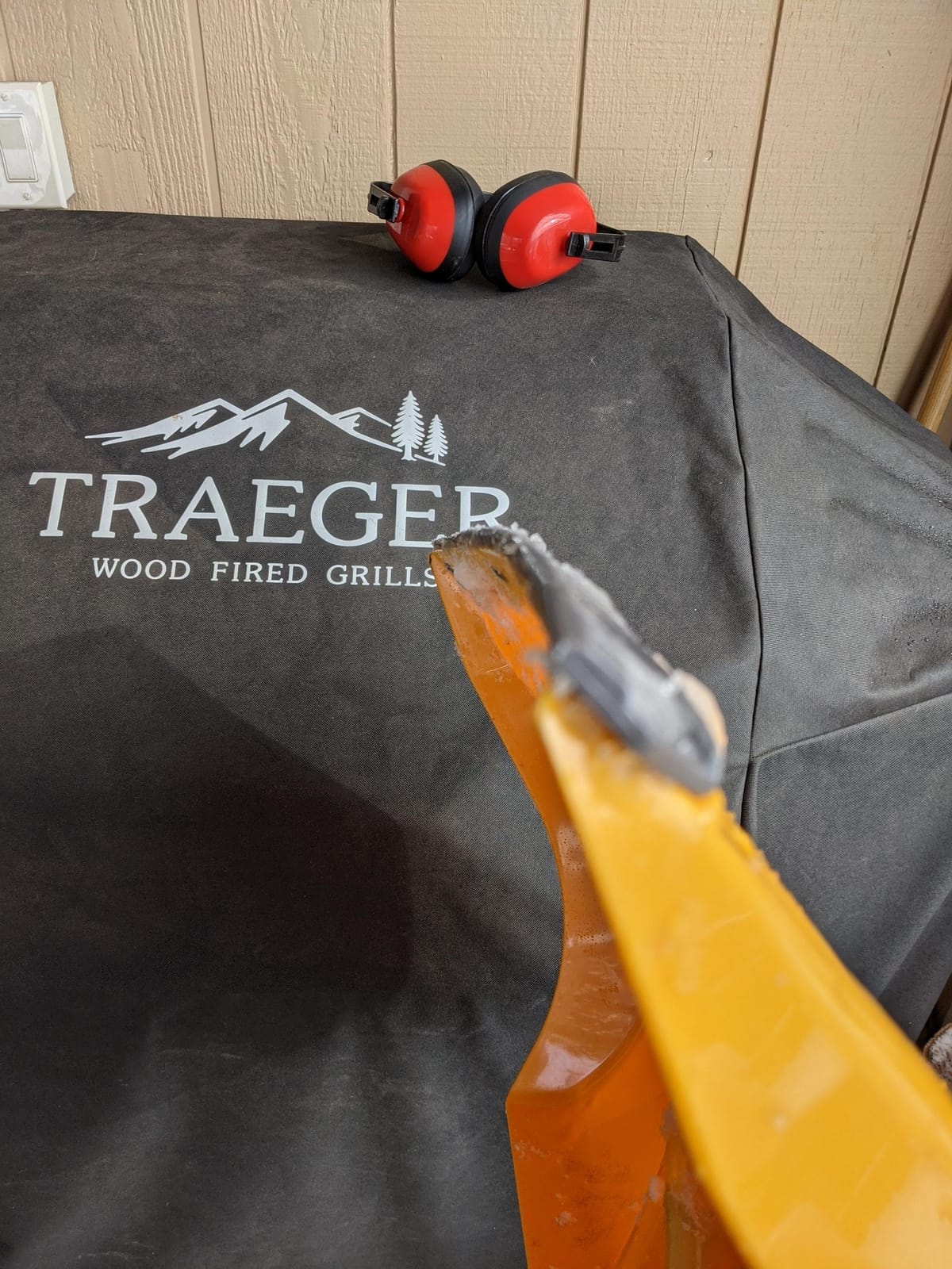 TRUE TEMPER 1603400 Poly Snow Shovel/Pusher with Ergonomic D-Grip Steel Handle, 54-Inch customer photo 2