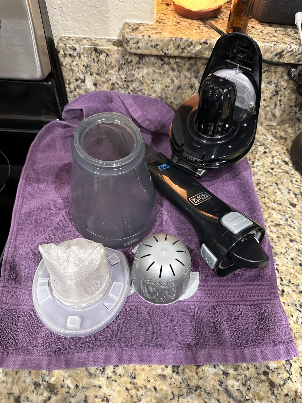 BLACK+DECKER dustbuster 20V Hand Vacuum Cordless Rechargeable, Car Vacuum Portable, Powerful Suction AdvancedClean Hand Vac with Extendible Crevice Tool, Flip-Up Brush and Charging Base (BDH2000L) customer photo 2