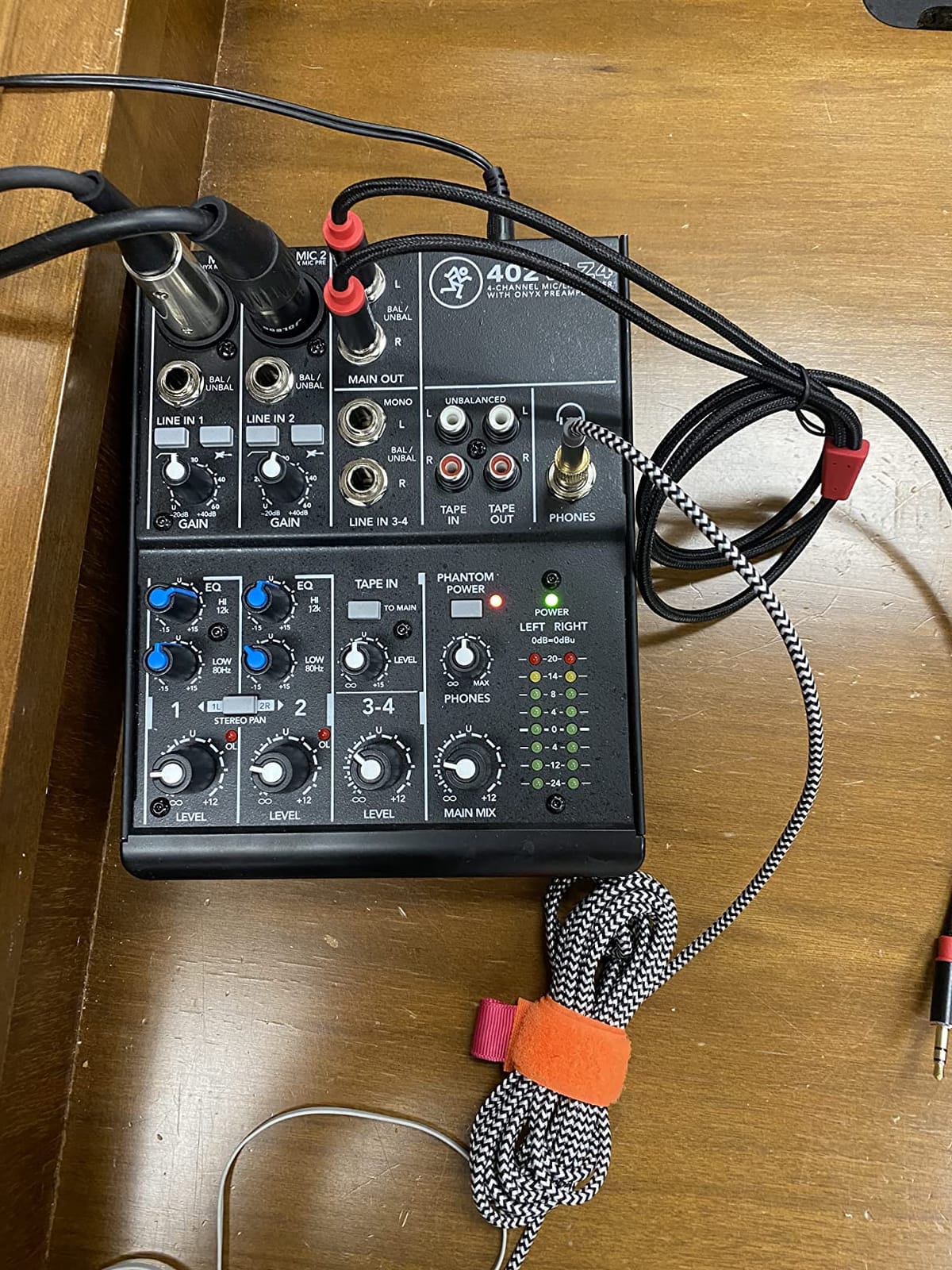 Mackie 402VLZ4 4-Channel Ultra Compact Mixer, Onyx Preamps customer photo 1