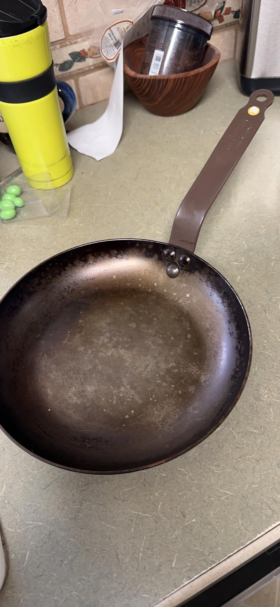 de Buyer MINERAL B Carbon Steel Omelette Pan - 9.5” Diameter, 7.7” Cooking Surface - Naturally Non-Stick Finish - Made in France customer photo 2