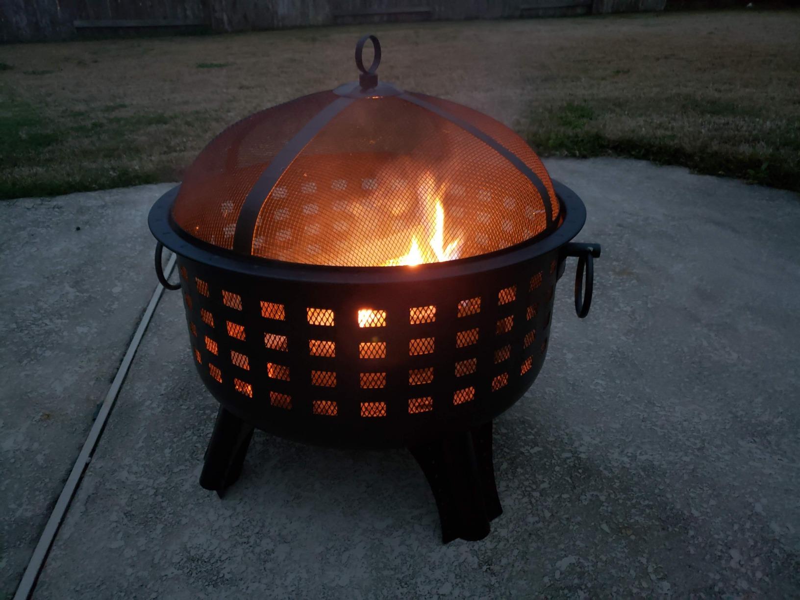 Amazon Basics 27 inch Steel Round Lattice Fire Pit, Easy to Assemble customer photo 1