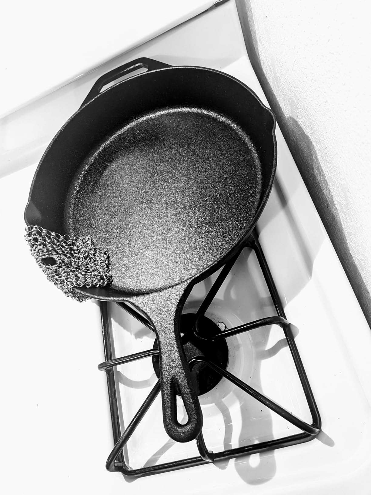 Utopia Kitchen Cast Iron Skillet 12 Inch Pre-Seasoned PFAS-Free Black customer photo 2