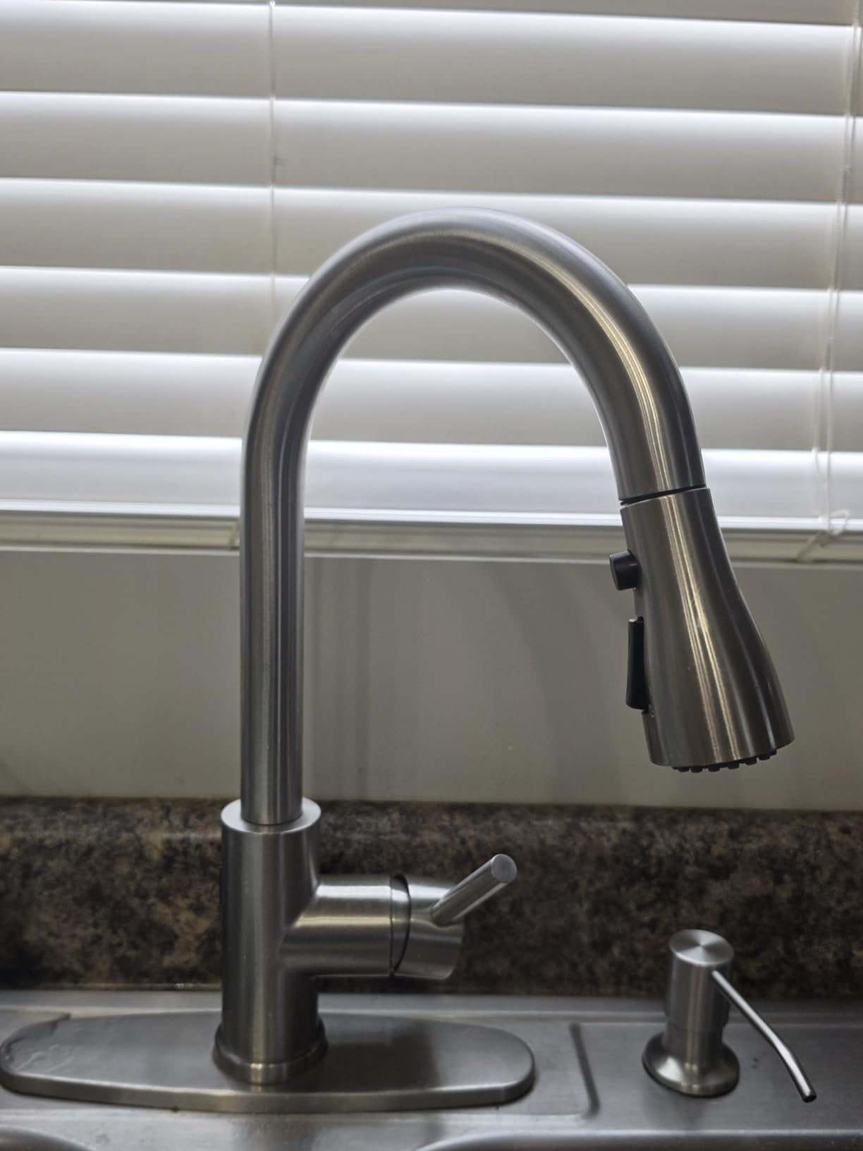 WEWE High-Arc Pull-Down Kitchen Faucet, Brushed Nickel, 3-Mode Sprayer customer photo 2