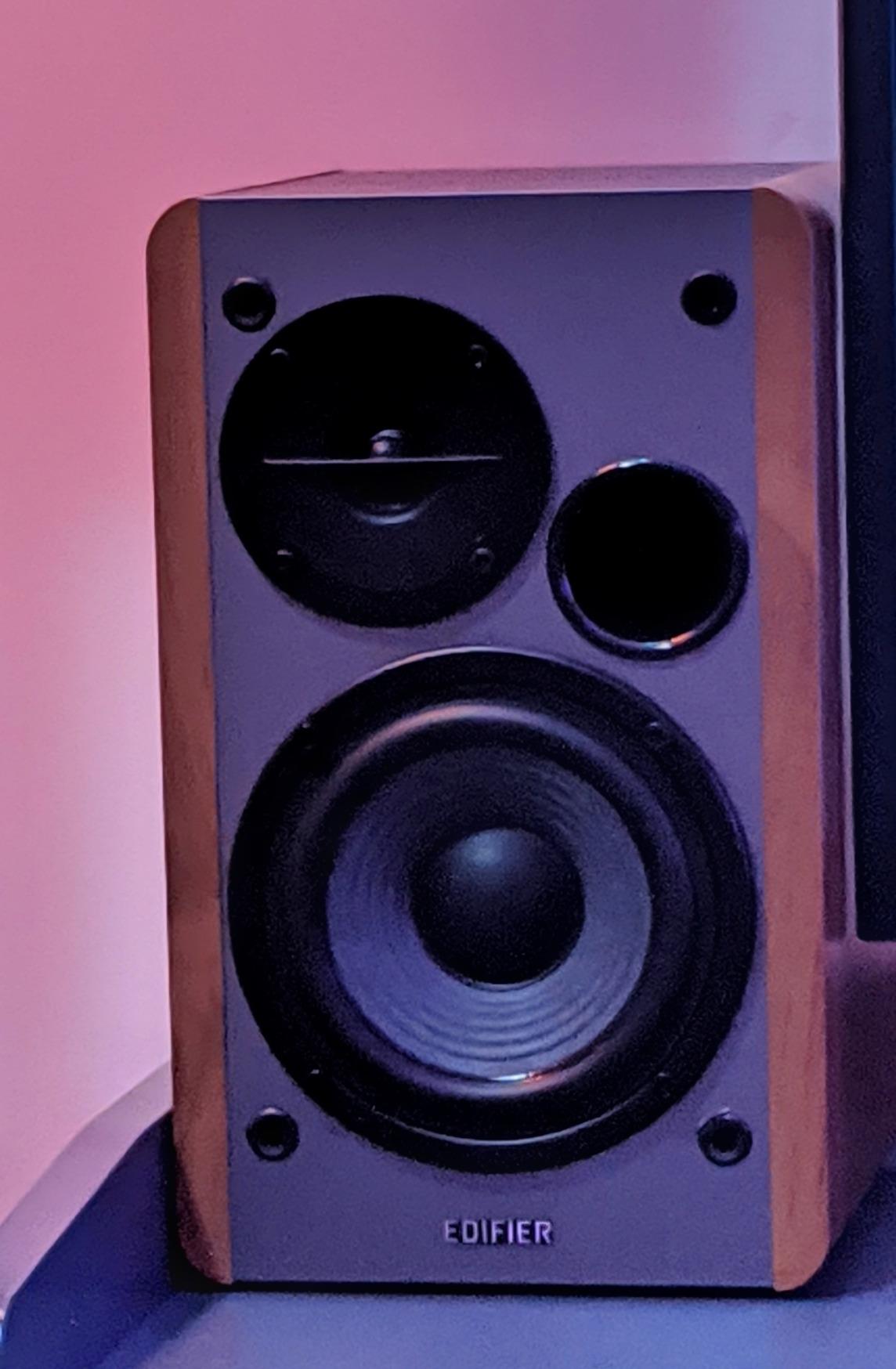 Edifier R1280DB Powered Bluetooth Bookshelf Speakers - Optical Input - Wireless Studio Monitors - 4 Inch Near Field Speaker - 42w RMS - Wood Grain customer photo 2