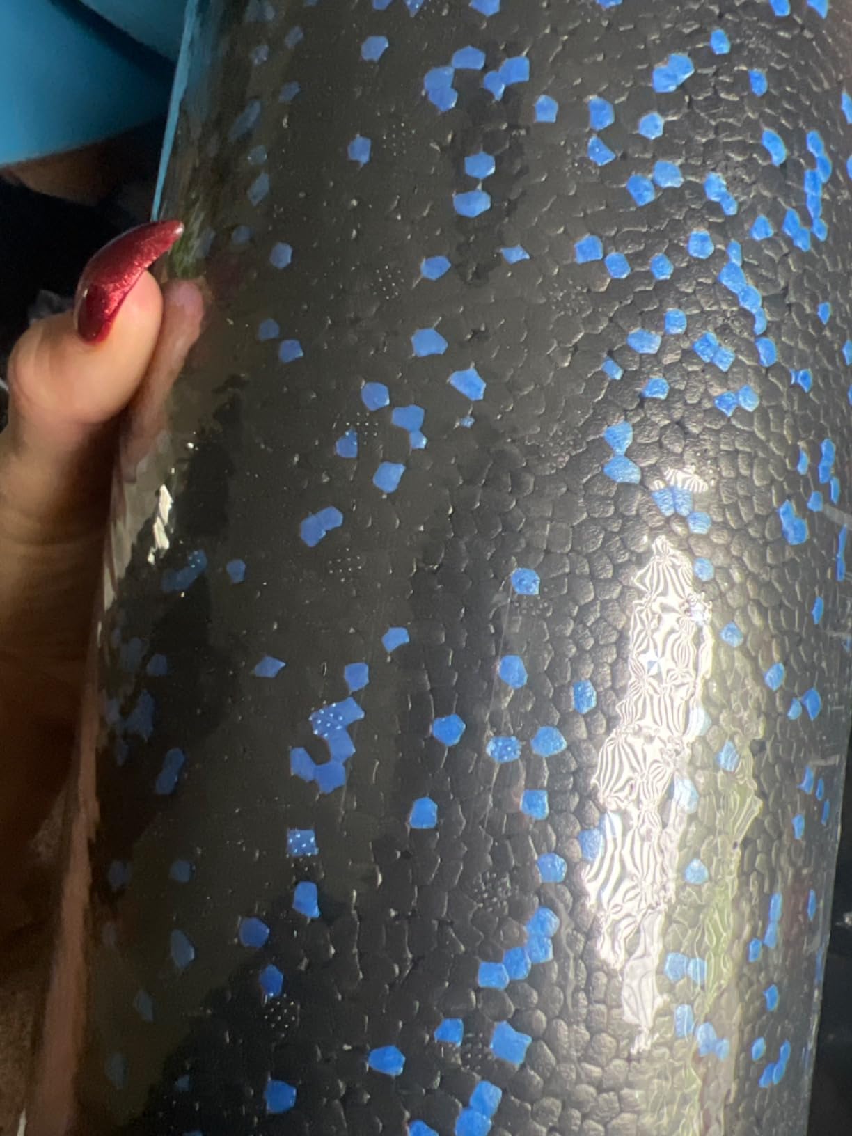 Amazon Basics High Density Foam Roller for Exercise and Recovery, 24 Inches, Blue Speckled customer photo 1