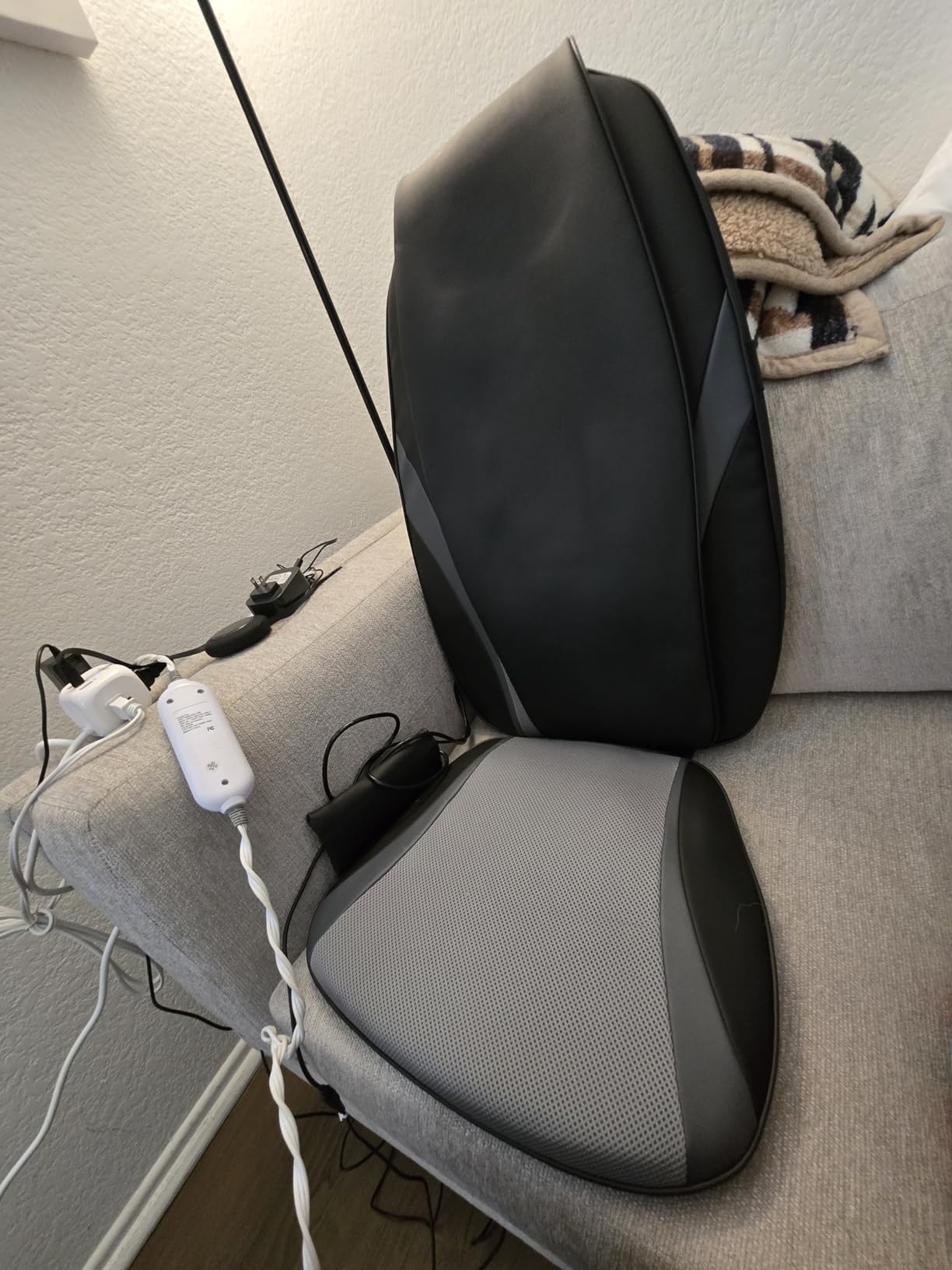 Snailax Shiatsu Back Massager with Heat, Massage Chair Pad Gift for Her Him customer photo 1