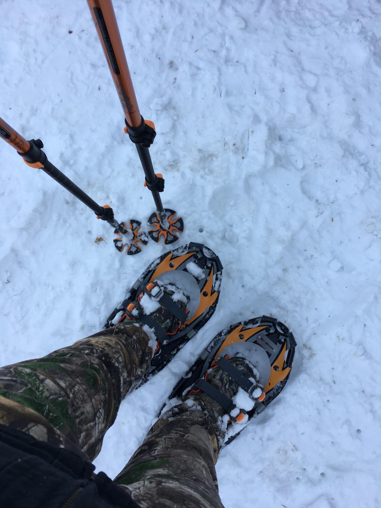 G2 21/25/30/36 Inches Light Weight Snowshoes with Trekking Poles, Tote Bag, Special EVA Padded Ratchet Binding, Heel Lift, Toe Box(6 Colors Available) customer photo 1