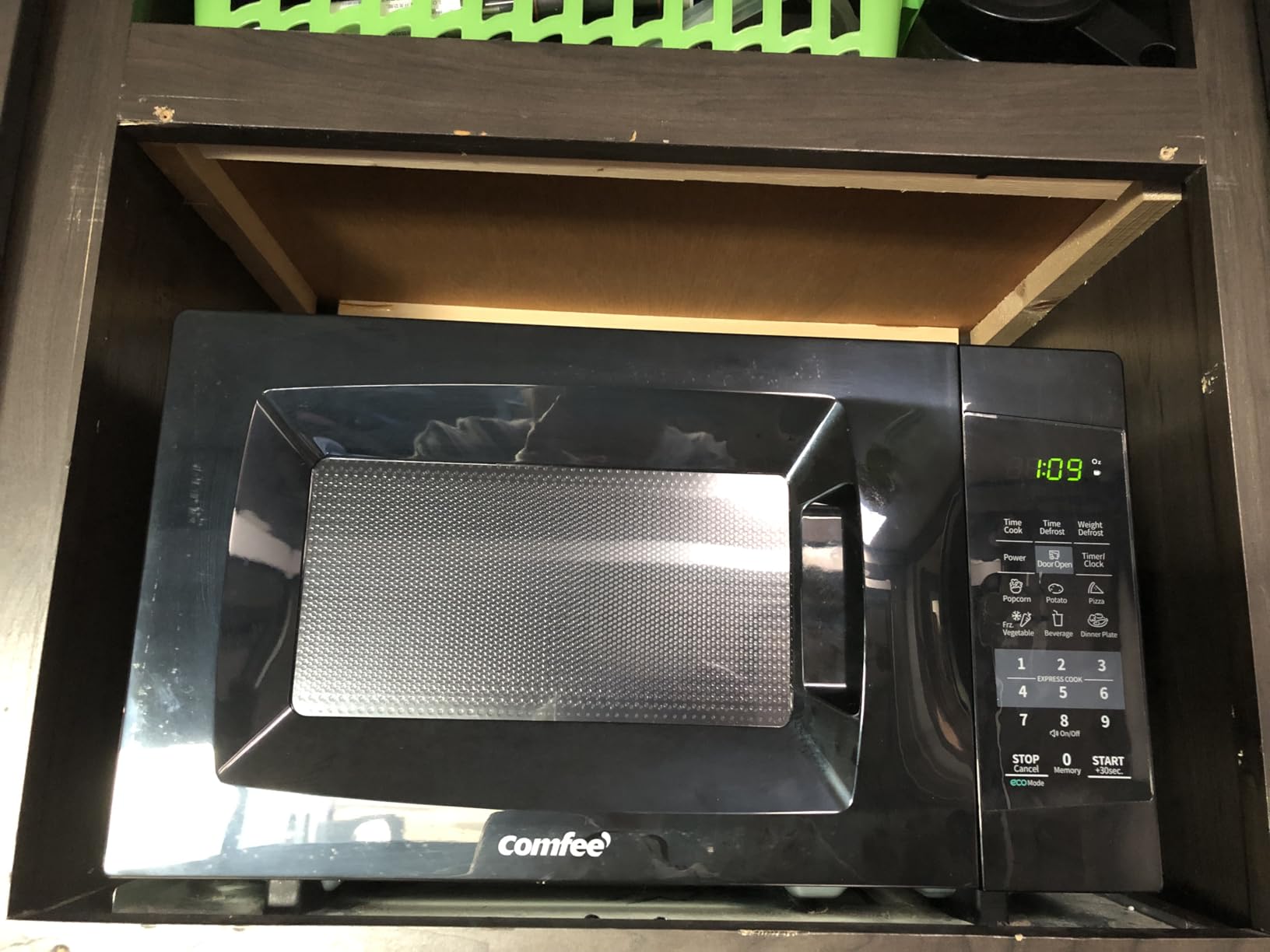 COMFEE' Countertop Microwave Oven, 0.7 Cu.Ft, 700W, Black, ECO Mode customer photo 2