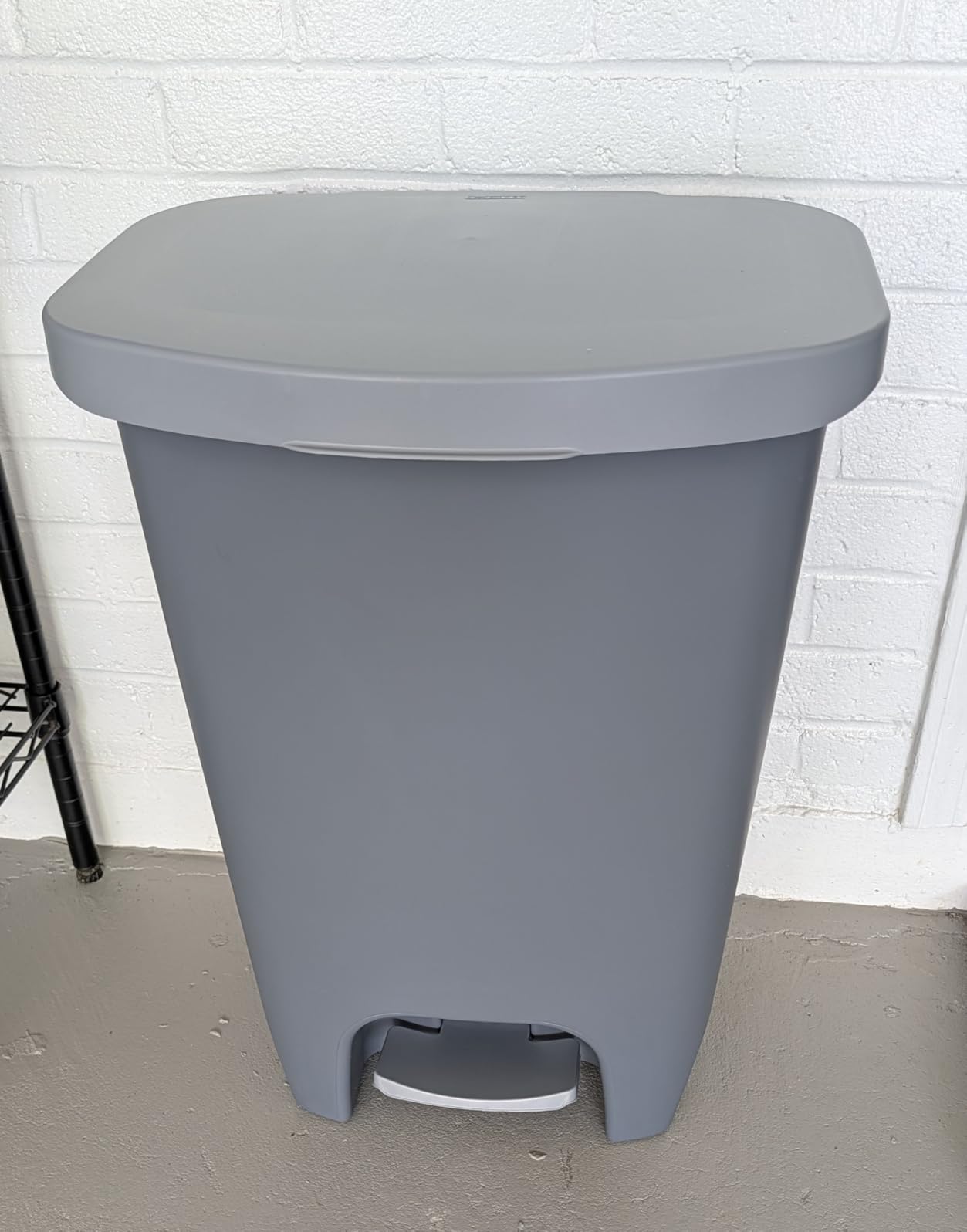 Glad Trash Can with Clorox Odor Protection | Plastic Bin, 13 Gal, Black customer photo 1