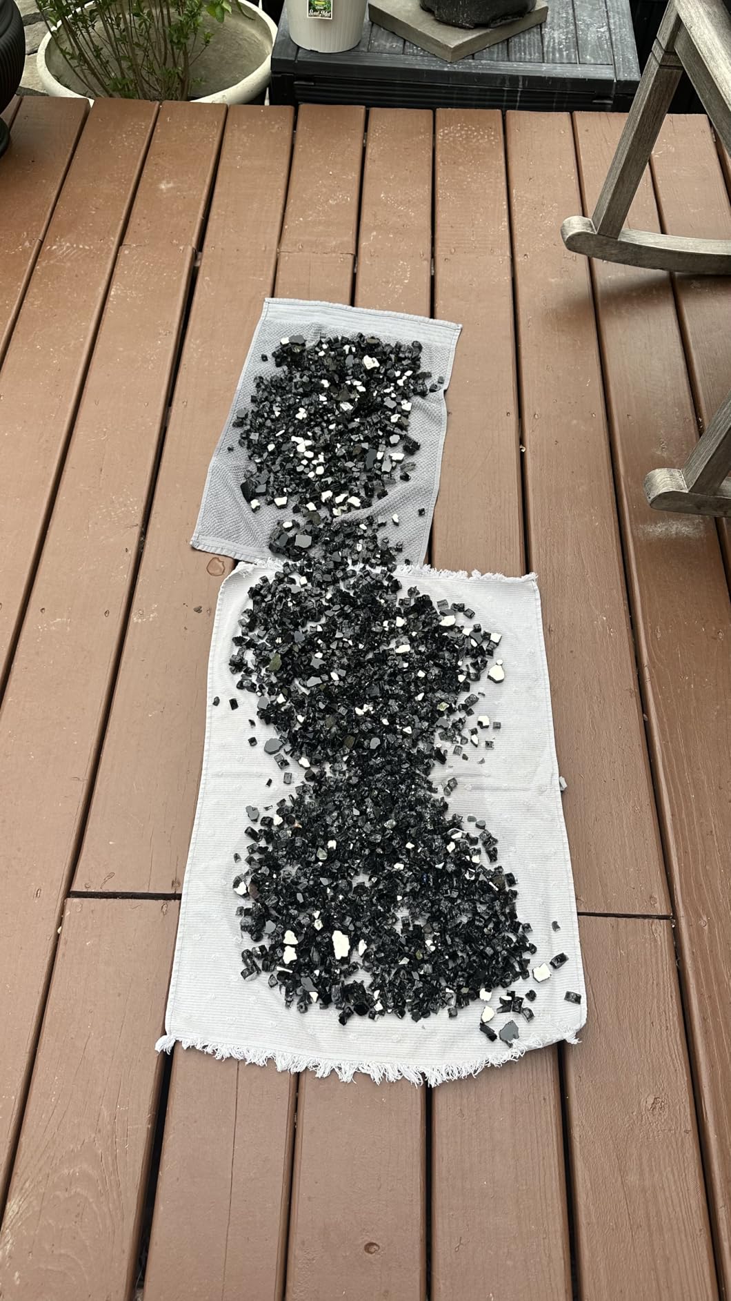 GASPRO 20 lbs Black Fire Glass for Fire Pit, 1/2-Inch Reflective Glass Rocks for Propane or Gas Fireplace, Add Ambience to Gatherings and Parties for Outdoors and Indoors customer photo 1