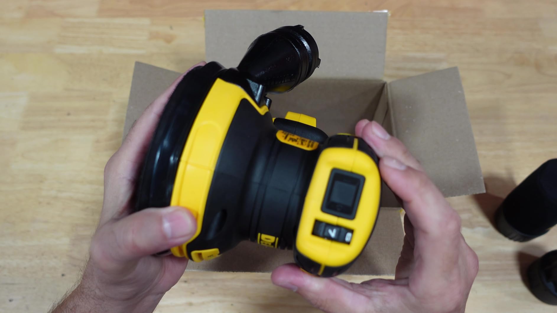 DEWALT 20V MAX Orbital Sander, Tool Only (DCW210B) customer photo 1