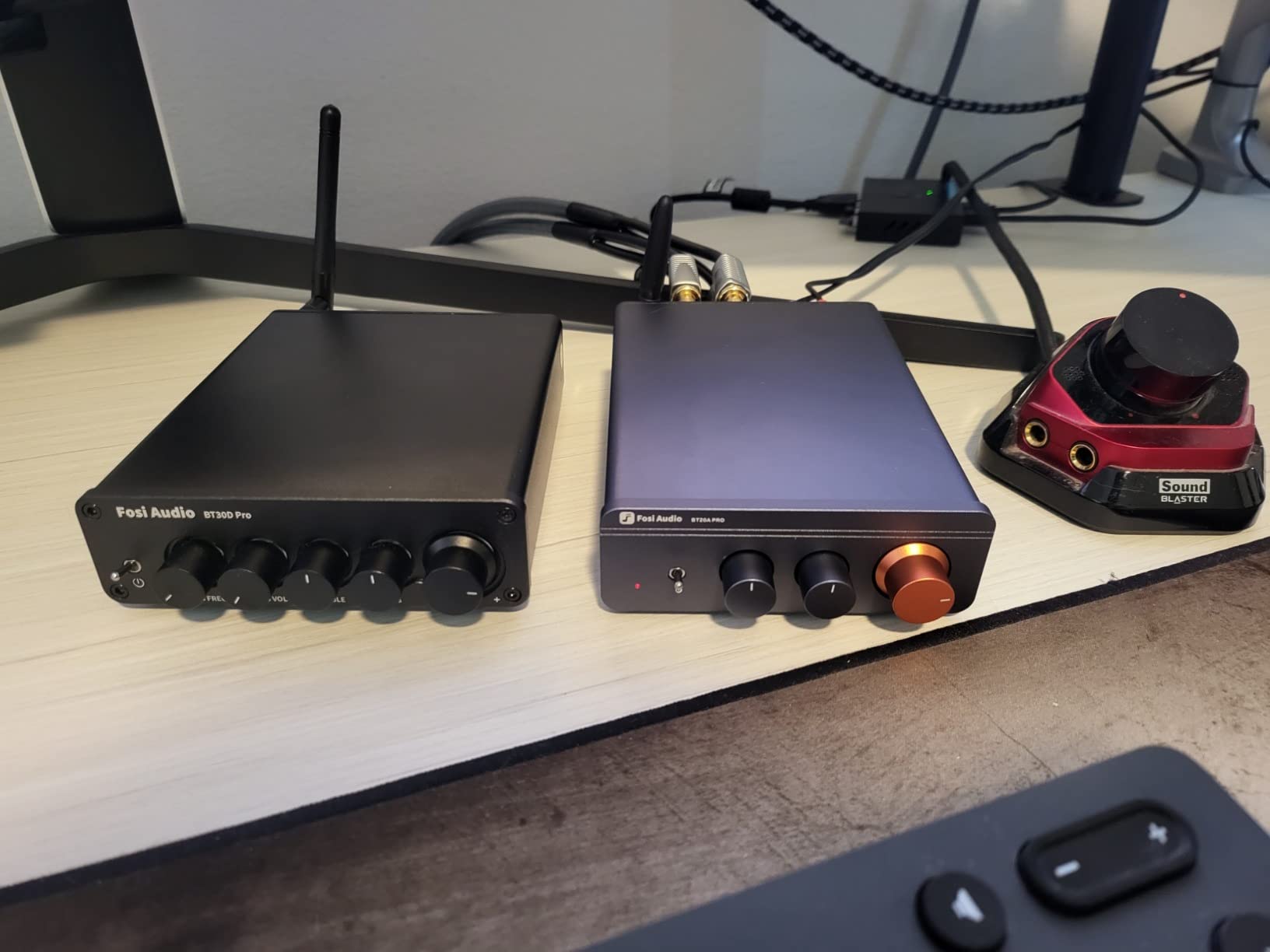 Fosi Audio BT20A Pro Bluetooth 5.0 Amplifier, 300W x2 Wireless Amp, TPA3255 2 Channel Mini Class D Integrated Home Audio Outdoor Stereo Receiver with Bass Treble Control for Passive Speakers customer photo 2