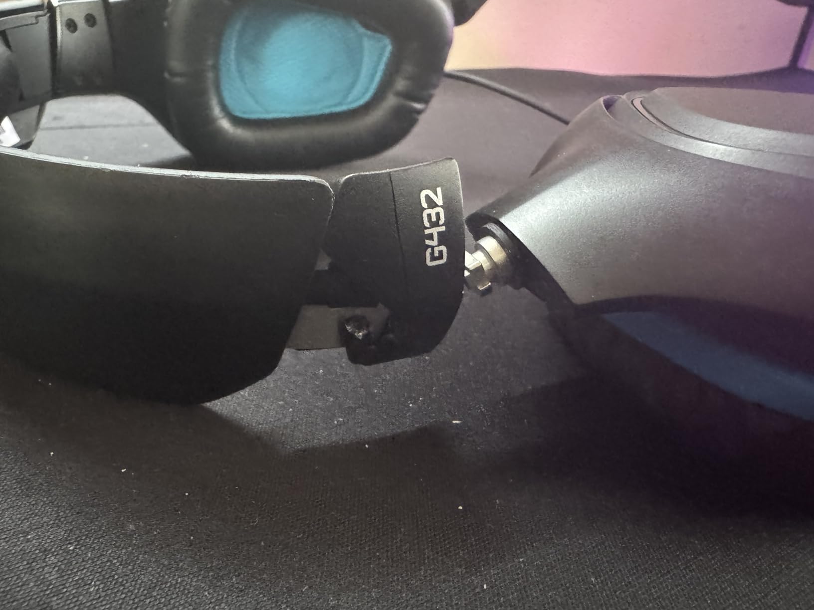 Logitech G432 Wired Gaming Headset - Black customer photo 2