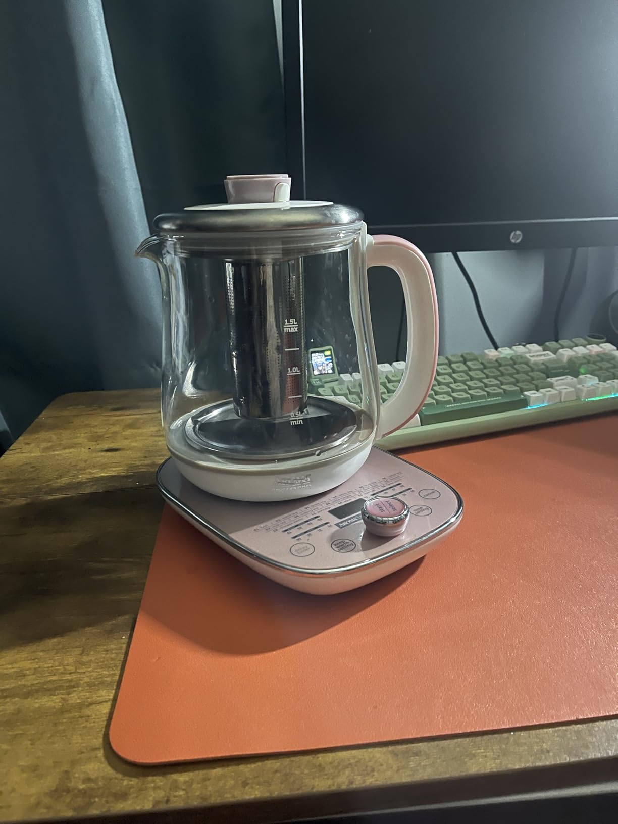 AROMA® Professional 1.5L / 6-Cup Glass Digital Electric Tea Maker, Automatic Keep Warm Mode, 16 Different Heat Setting Options, Spill-Free Pouring Spout (AWK-701) customer photo 1