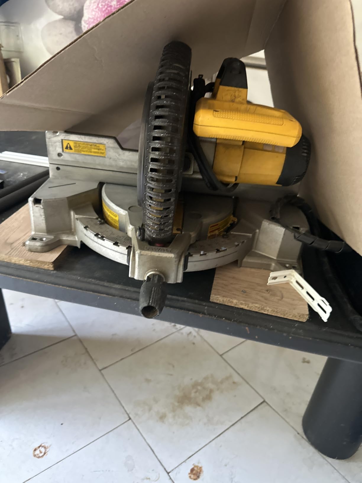 DEWALT Miter Saw, Single Bevel, Compound, 10-Inch, 15-Amp (DWS713) customer photo 1