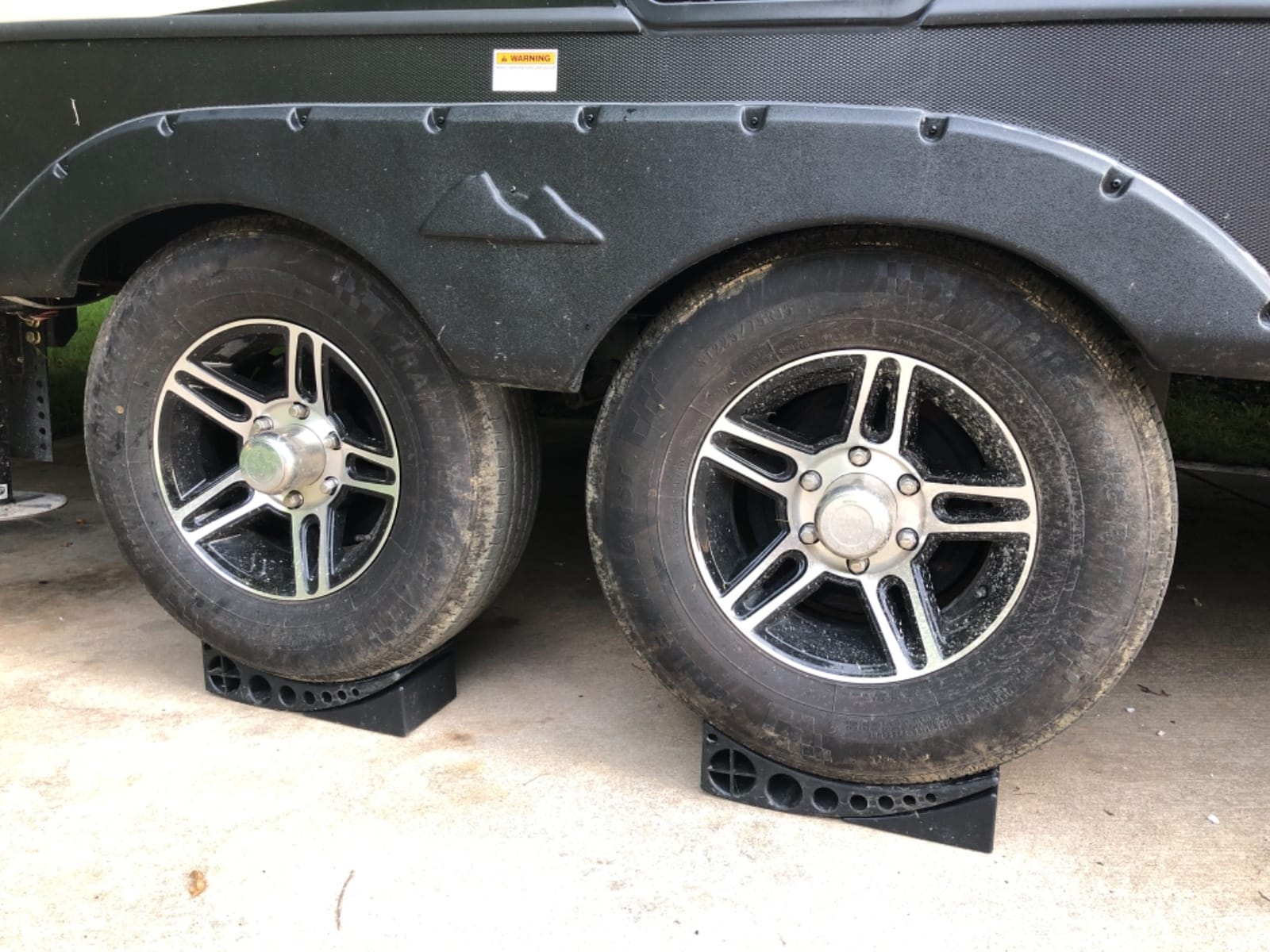 Beech Lane Camper Leveler 2 Pack - Precise Camper Leveling, Includes Two Curved Levelers, Two Chocks, and Two Rubber Grip Mats, Heavy Duty Leveler Works for Campers Up to 35,000 LBs, Patented customer photo 2