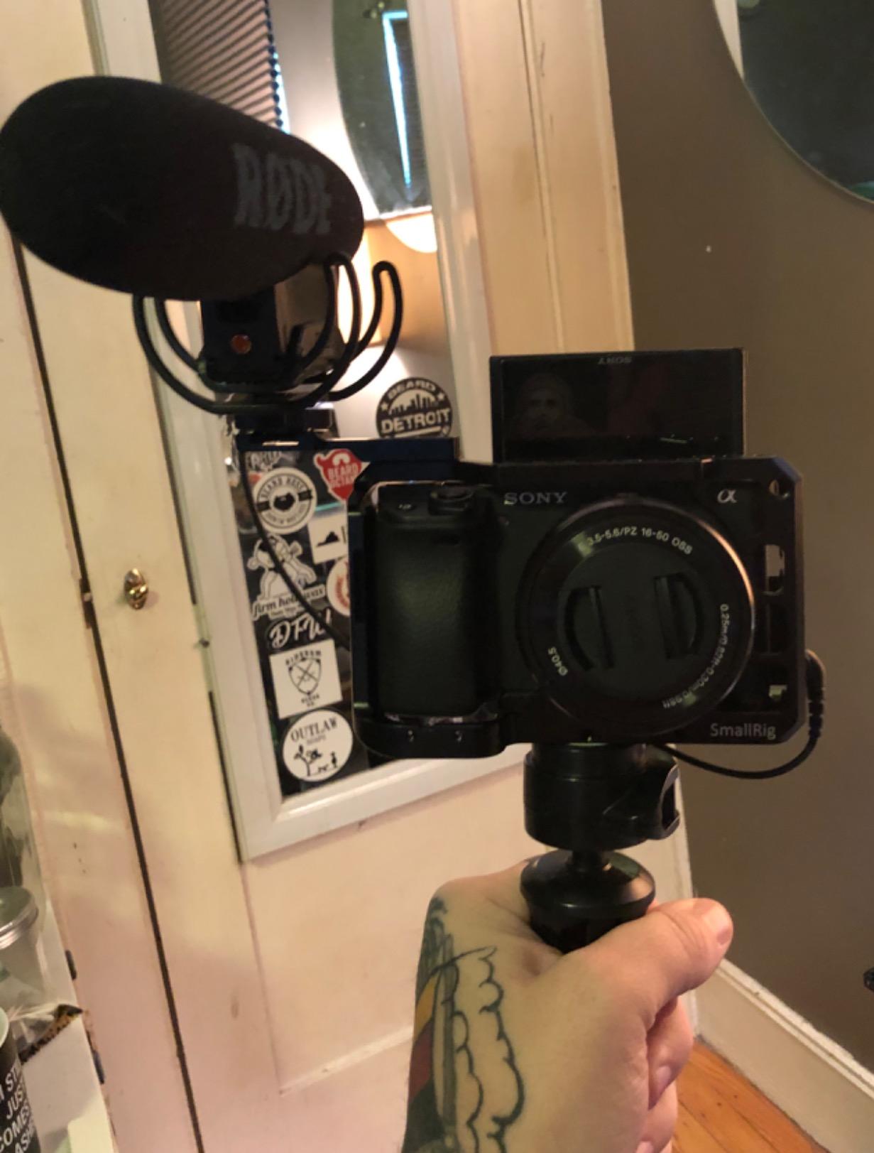 SmallRig Aluminum Alloy Camera Cage Rig for Sony A6400/A6100/A6300/A6500 customer photo 2