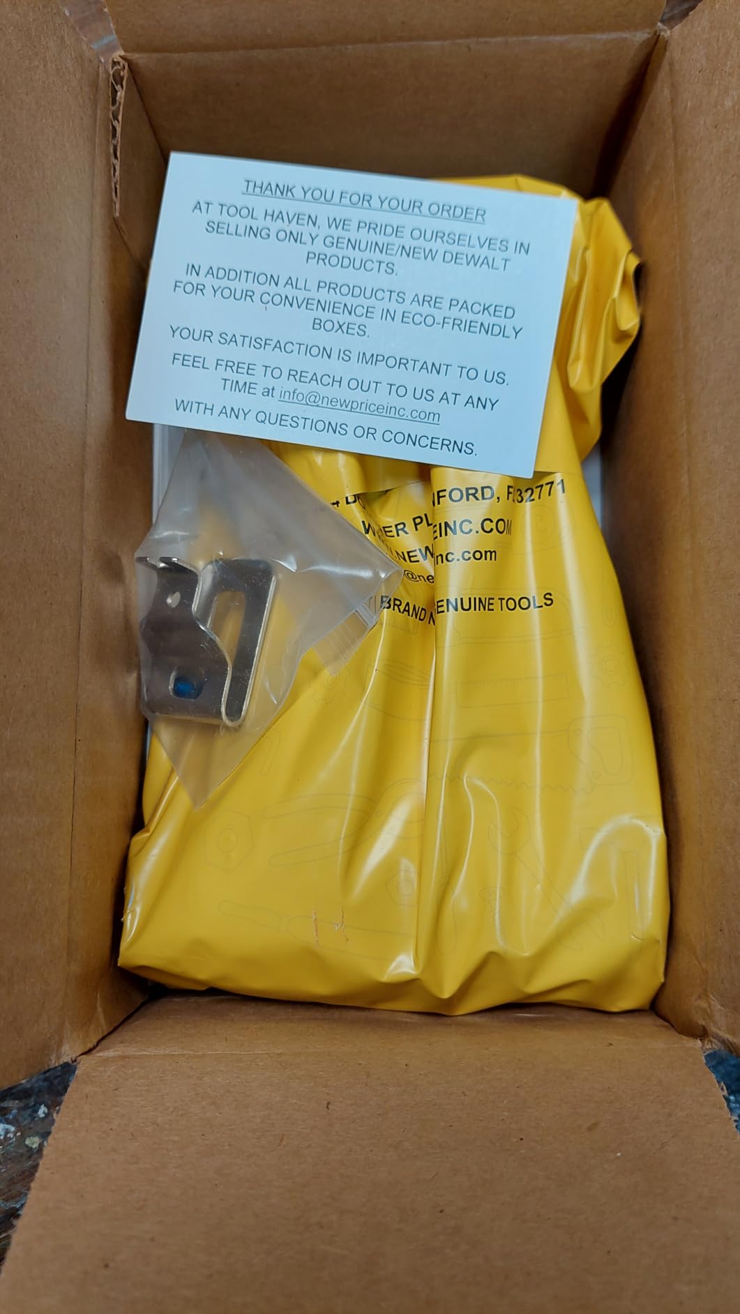 DEWALT ATOMIC 20V MAX* Impact Driver, Cordless, Compact, 1/4-Inch, Tool Only (DCF809B) customer photo 1