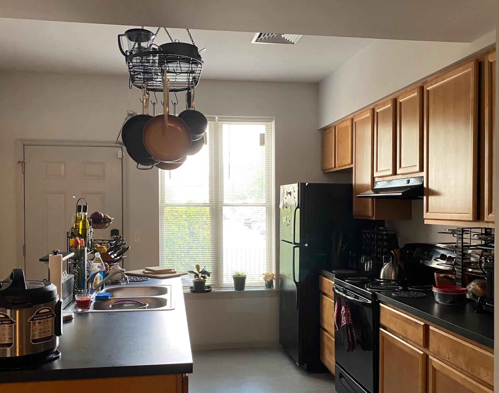 Vdomus Hanging Pot Rack - Ceiling Mount Kitchen Organizer for Pots and Pans with 15 Hooks - 33 x 17 Inches Heavy-Duty, Durable and Space-Saving Pan Holder - Silver customer photo 2