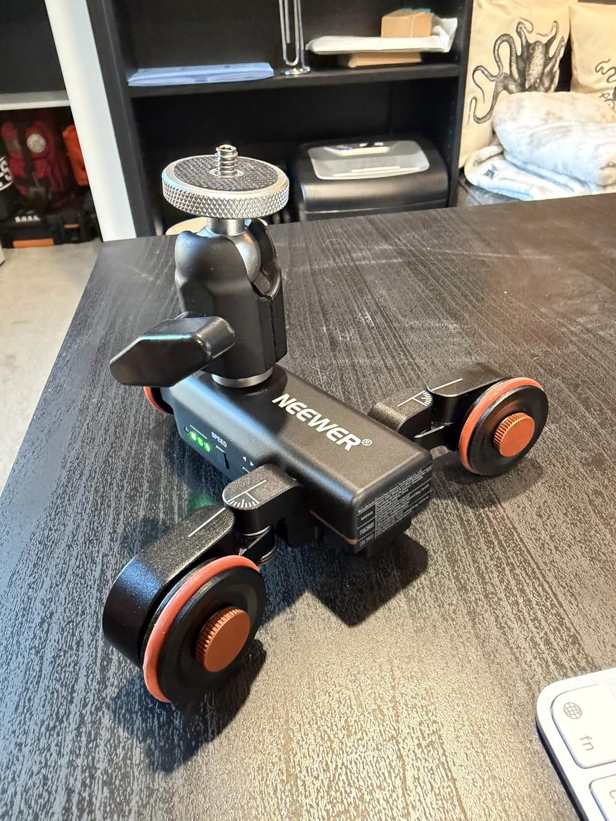 NEEWER 3 Wheels Wireless Video Camera Dolly, 3 Speed Motorized Slider customer photo 2