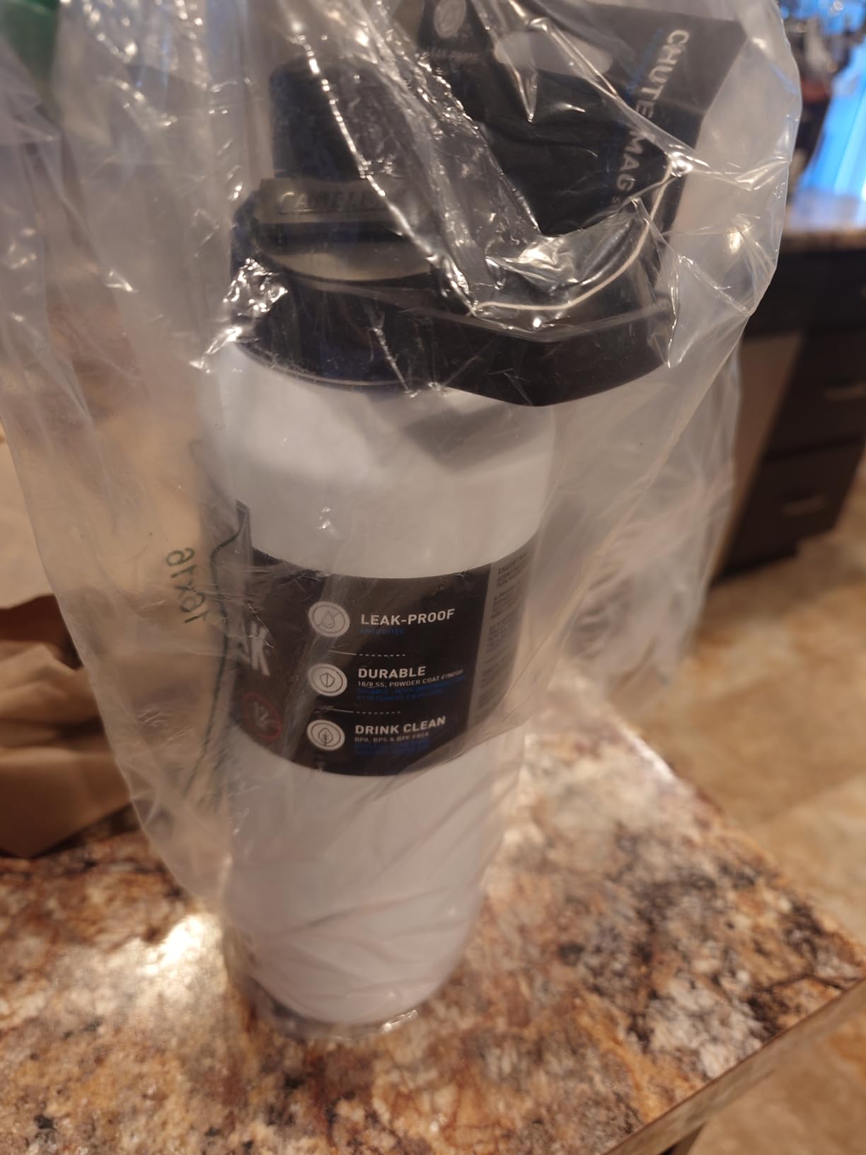 CamelBak Chute Mag Vacuum Insulated Stainless Steel Water Bottle, Magnetic Leak‑Resistant Cap for Everyday Hydration customer photo 2