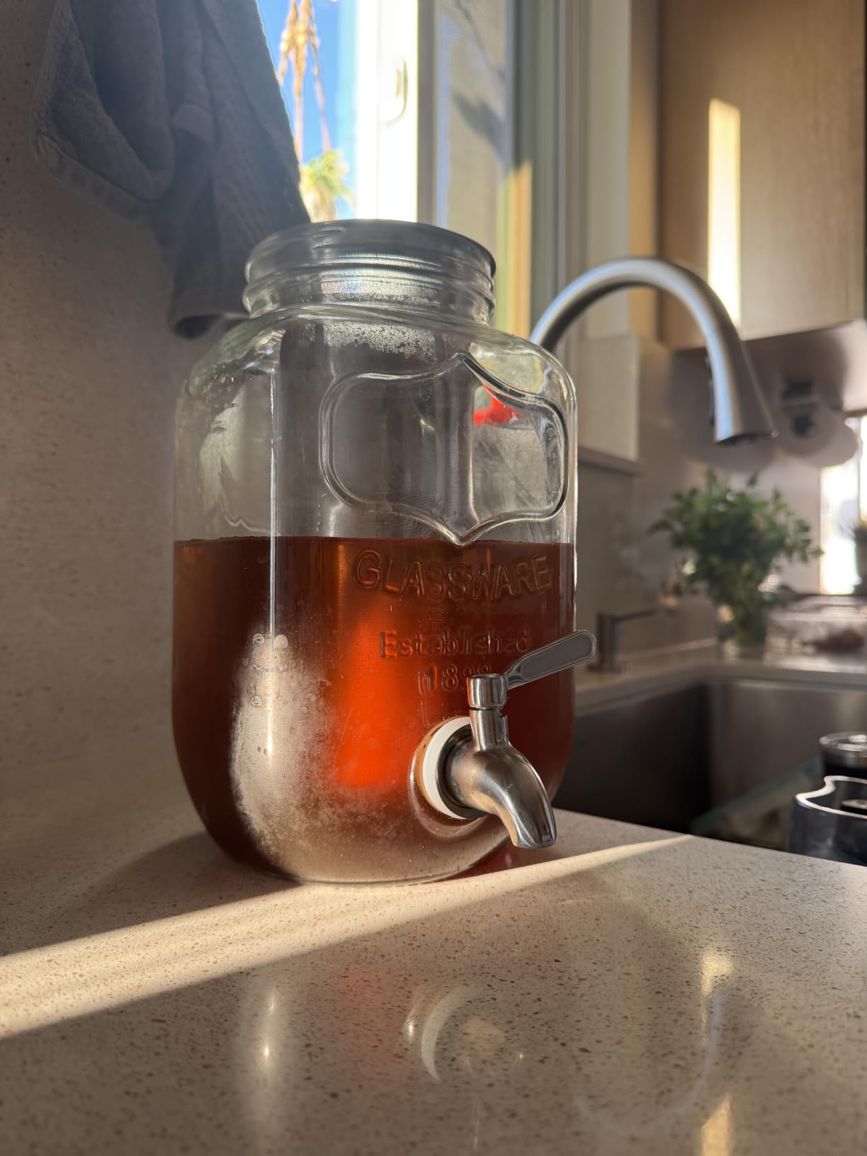 Zulay 1 Gallon/128oz Cold Brew Maker – Thick Glass Cold Brew Pitcher with Stainless Steel Filter, Lid & Spout – Large Cold Brew Coffee Maker - Iced Coffee & Sun Tea Pitcher for Fridge – Silver customer photo 1