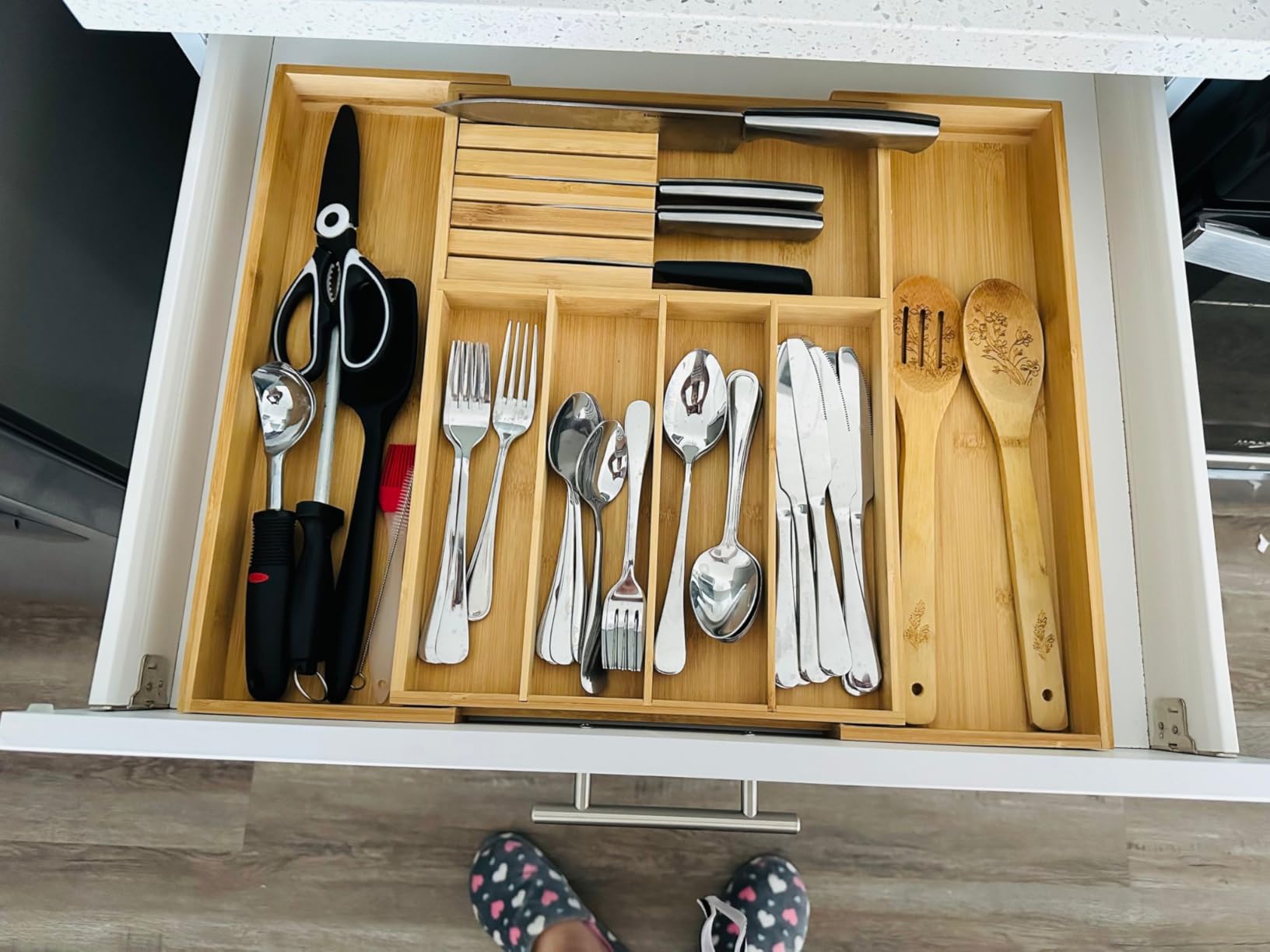 VaeFae Bamboo Silverware Drawer Organizer, 7 Slots, Natural customer photo 2