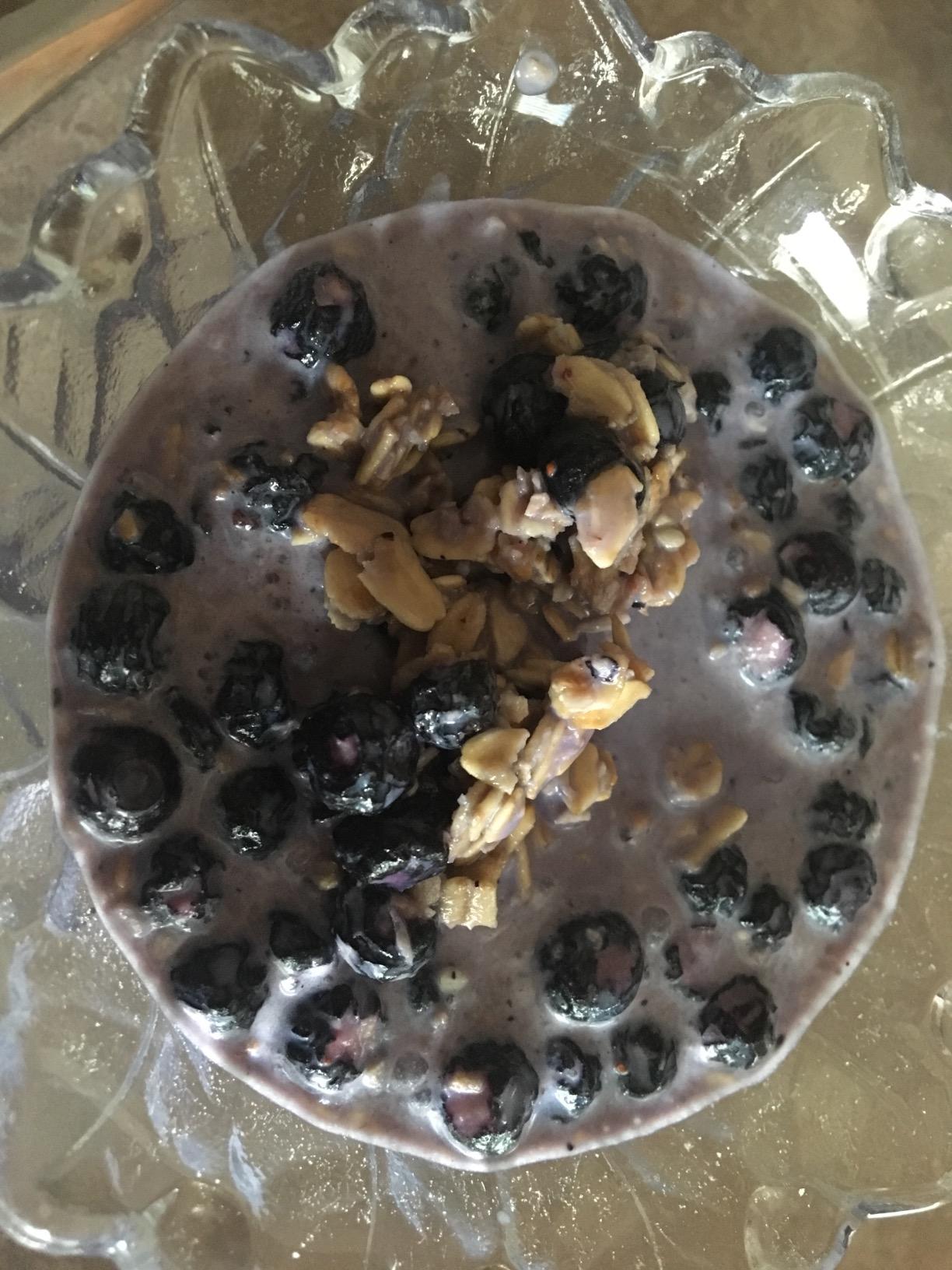 Mountain House Granola with Milk & Blueberries Freeze Dried Backpacking & Camping Food 6-Pack customer photo 2