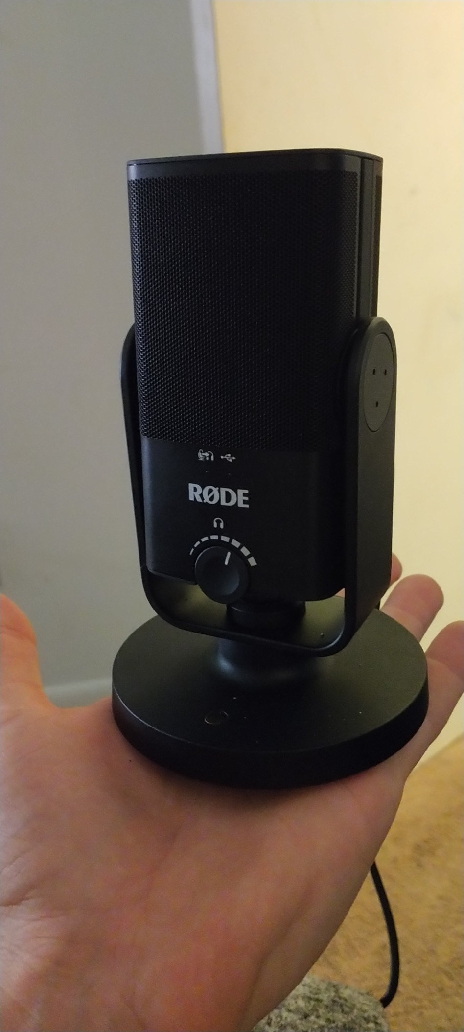 RØDE NT-USB Mini Studio-Quality USB Condenser Microphone customer photo 2
