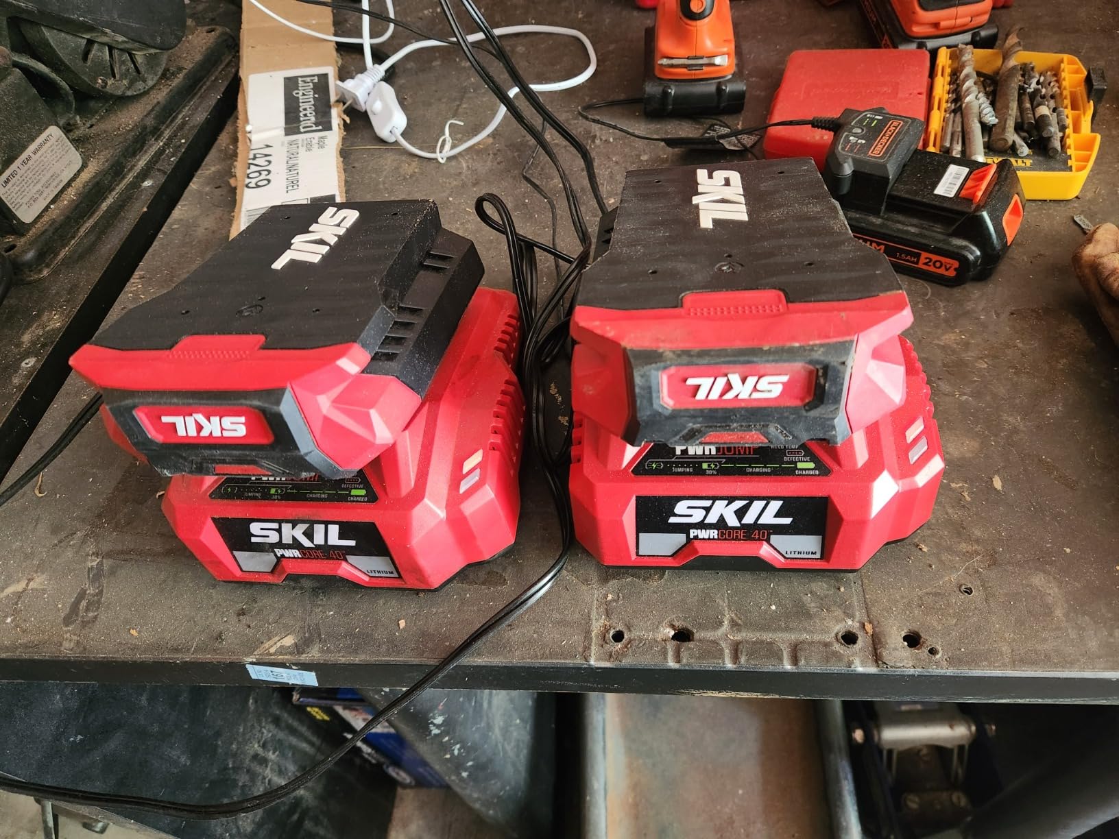 SKIL PWR CORE 40 Brushless 40V 14” Lightweight Chainsaw Kit with Tool-free Chain Tension & Auto Lubrication, Includes 2.5Ah Battery and Auto PWR Jump Charger - CS4555-10 customer photo 1