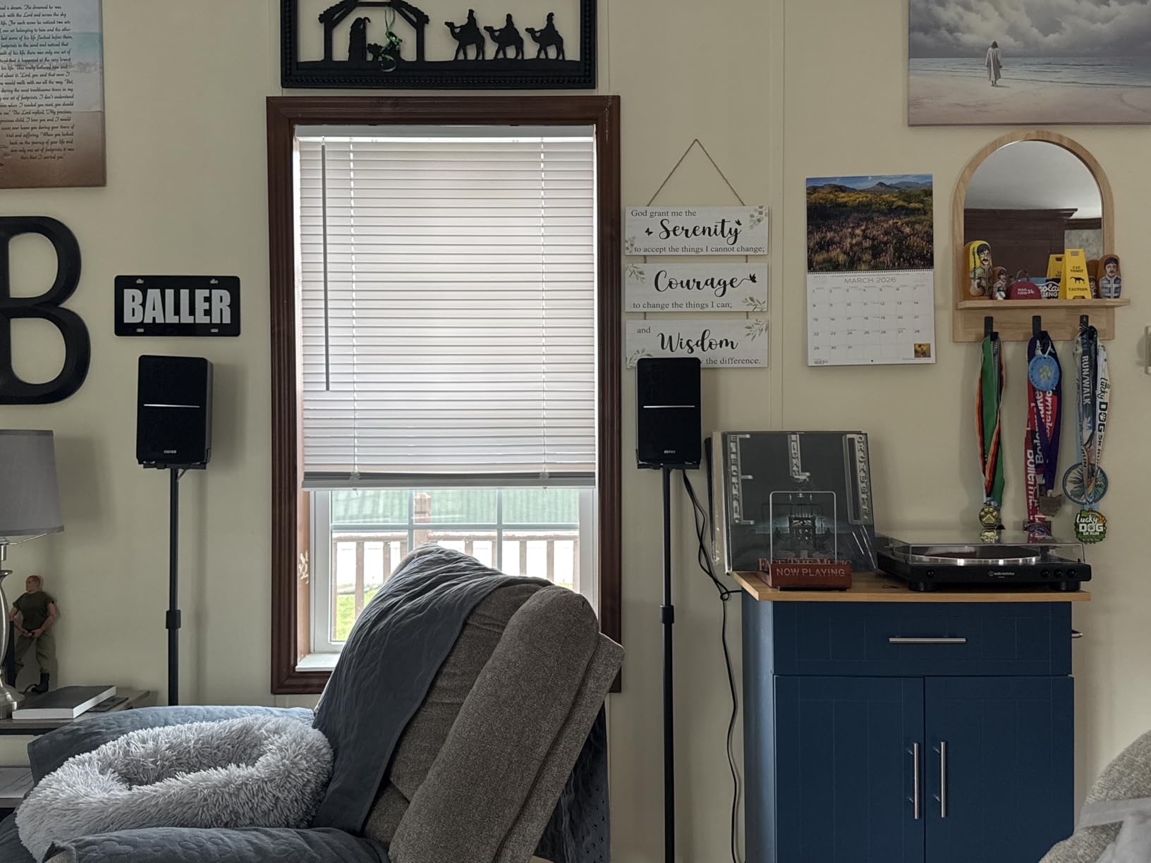 Edifier R1280DBs Active Bluetooth Bookshelf Speakers - Optical Input - 2.0 Wireless Studio Monitor Speaker - 42W RMS with Subwoofer Line Out - Wood Grain customer photo 1