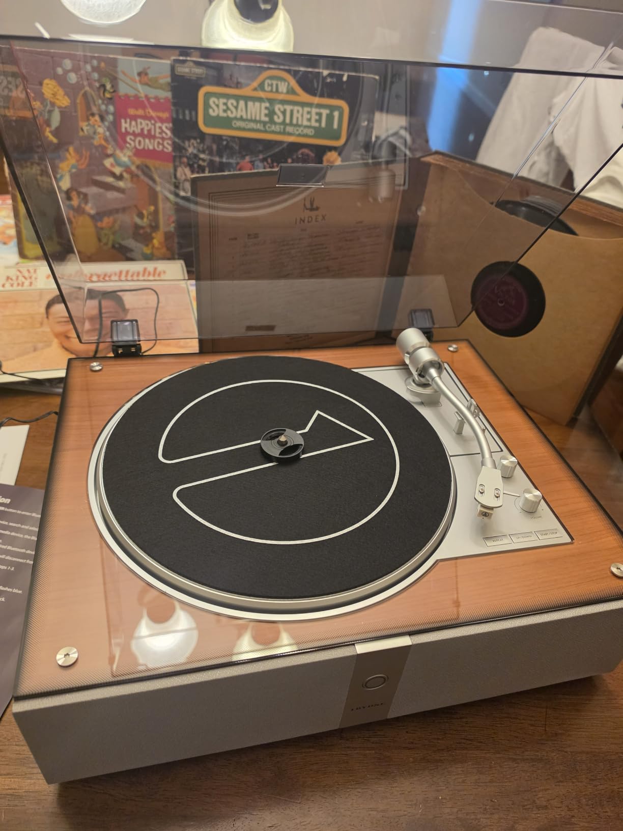 1 BY ONE Fully Automatic Record Player, All-in-One Vinyl Turntable customer photo 2