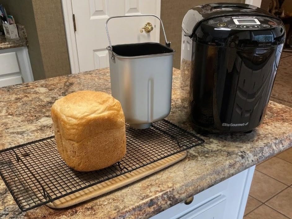 Elite Gourmet Programmable Bread Maker, 2 Lb, 3 Sizes, 19 Presets, Black customer photo 1