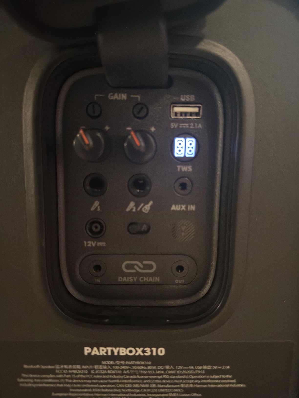 JBL Partybox 310 - Portable Party Speaker with Long Lasting Battery, Powerful JBL Sound and Exciting Light Show,Black customer photo 1