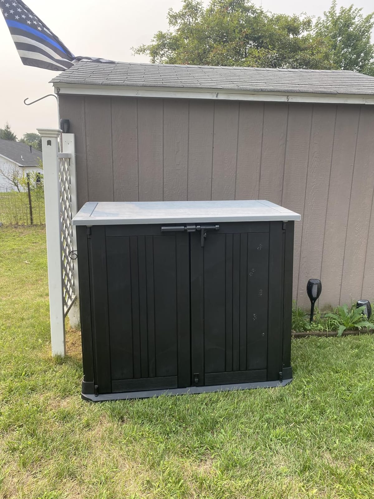 Keter Store-It-Out MIDI Outdoor Resin Storage Shed – Weather-Resistant Horizontal Cabinet for Trash Cans, Garden Tools & Patio Accessories – Lockable, Easy-Lift Lid, 30 Cu. Ft. Capacity, Beige customer photo 1
