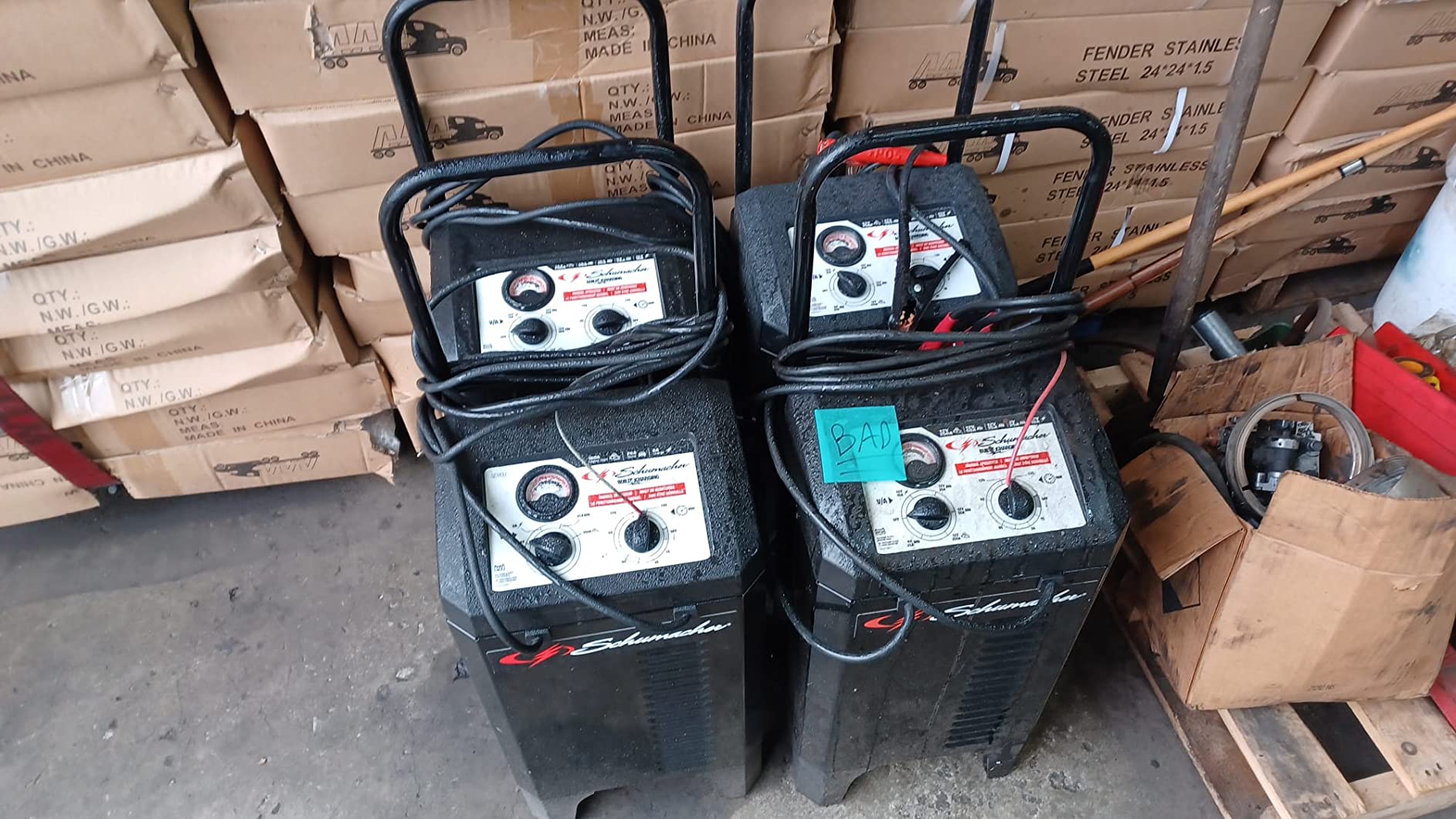Schumacher Electric Wheeled 6/12V 250A Car Battery Starter/Charger – SC1445 customer photo 2