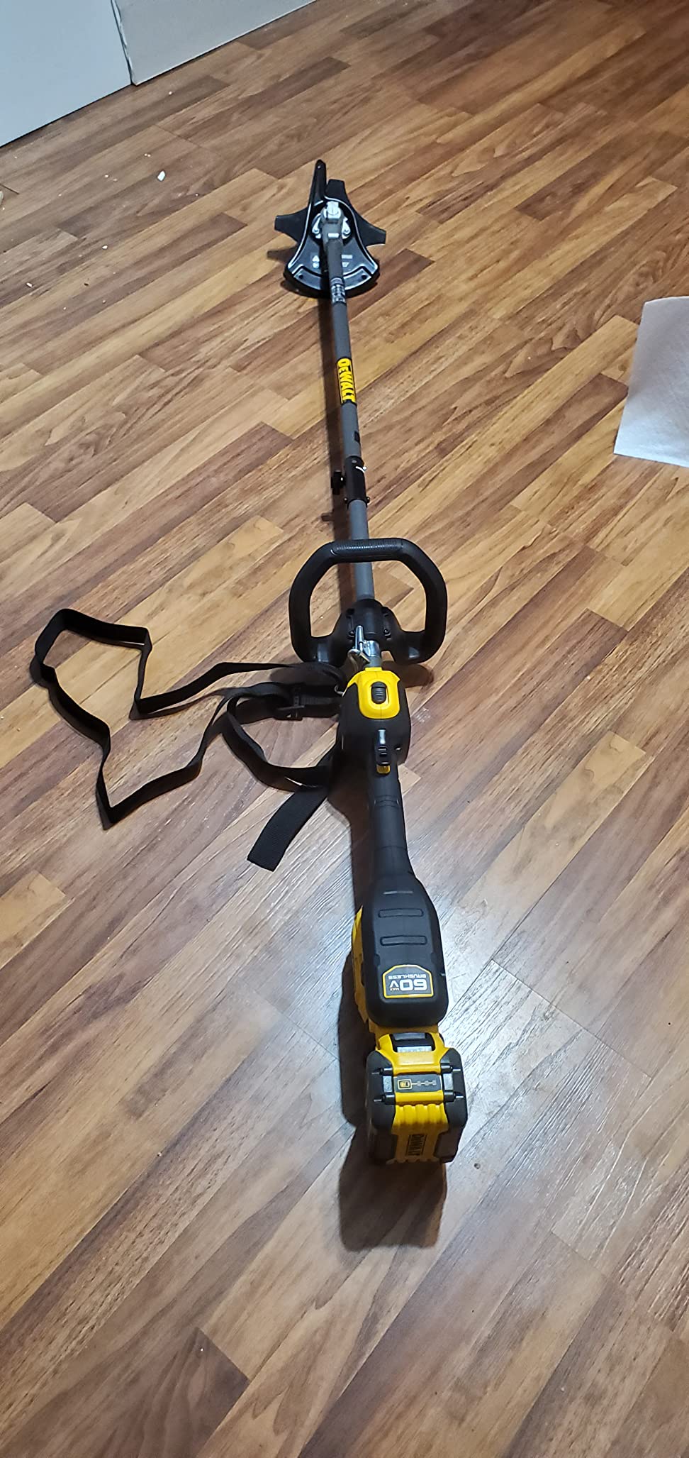 DEWALT 60V Cordless String Trimmer with Battery & Charger Included, 17 Inch, Attachment Capable (DCST972X1) customer photo 1