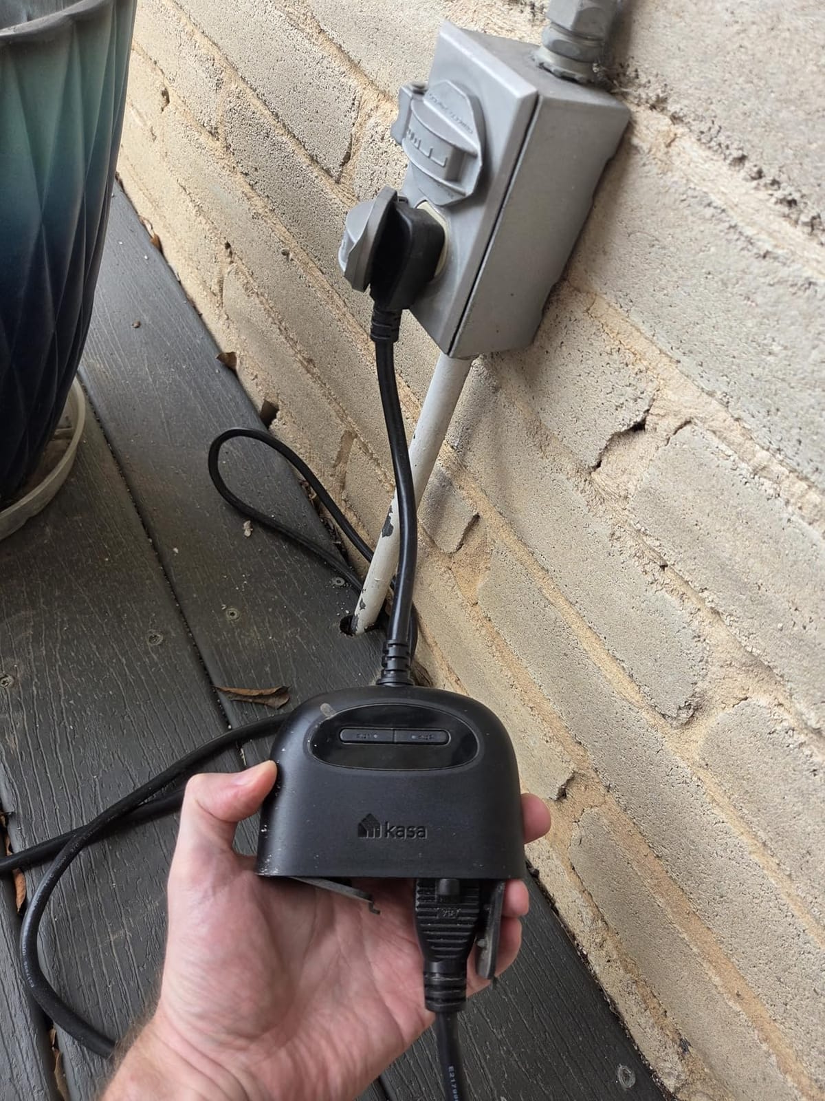Kasa Outdoor Smart Plug, Smart Home Wi-Fi Outlet with 2 Sockets, EP40 customer photo 1
