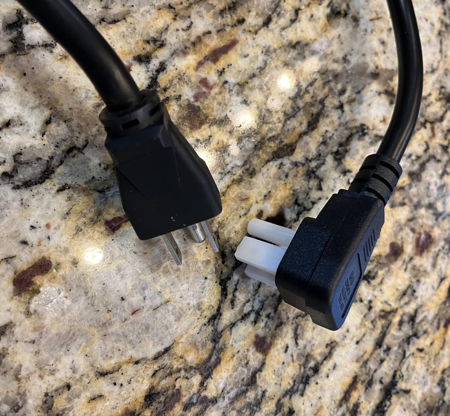 Kasa Outdoor Smart Plug, Smart Home Wi-Fi Outlet with 2 Sockets, EP40 customer photo 2