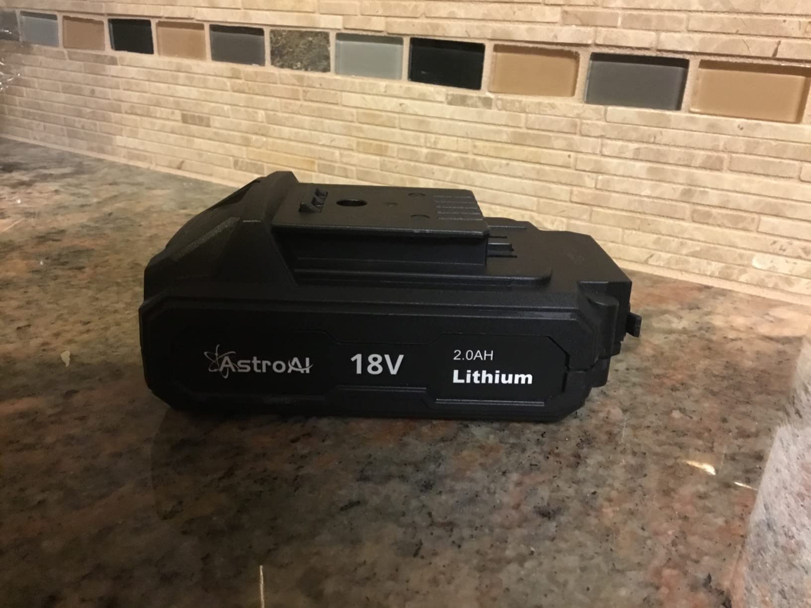 AstroAI Cordless Tire Inflator Portable Air Compressor 160PSI 12VDC Battery customer photo 1